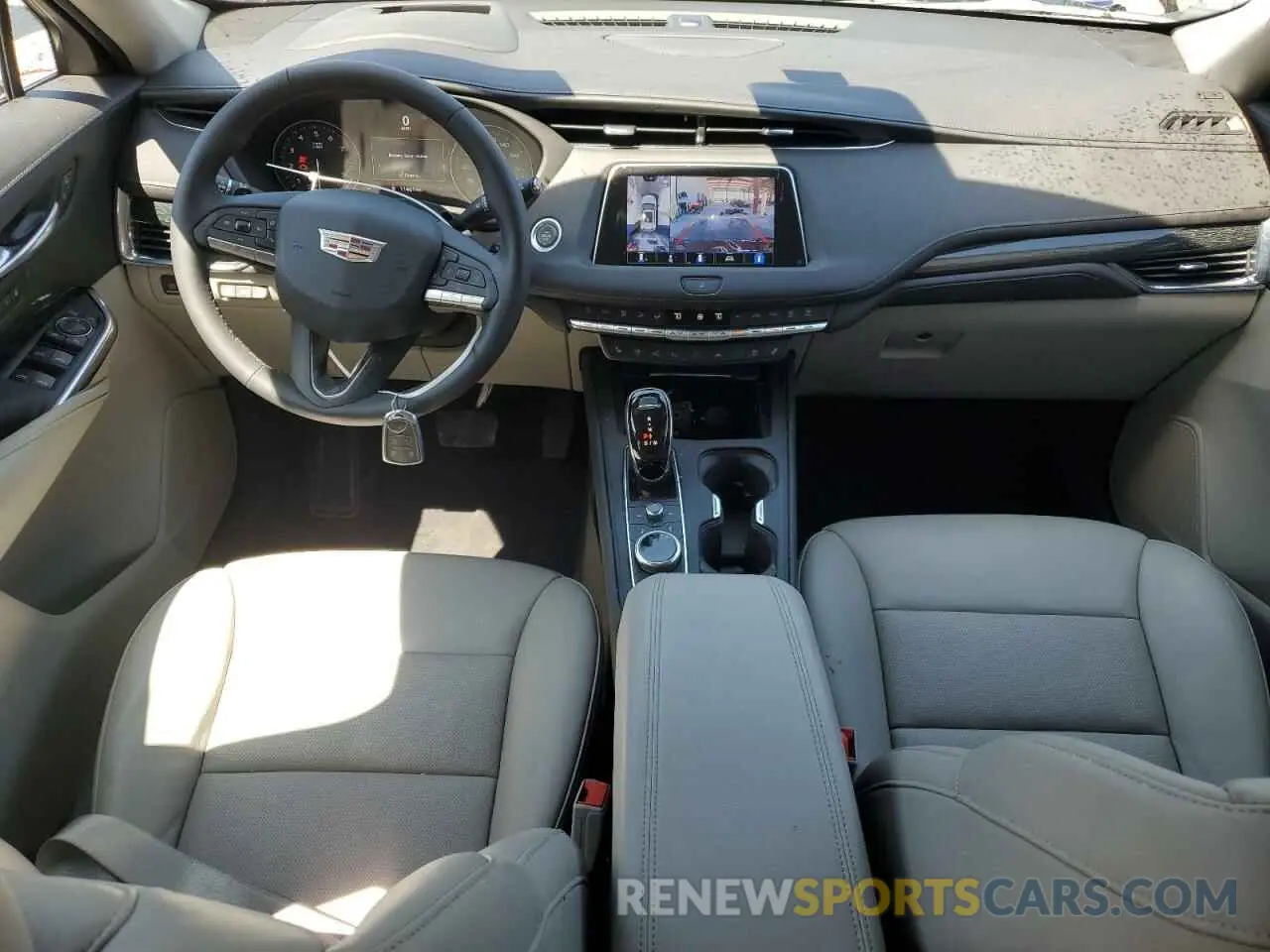 8 fotografías del automóvil dañado 1GYFZCR48NF123518 CADILLAC XT4 2022