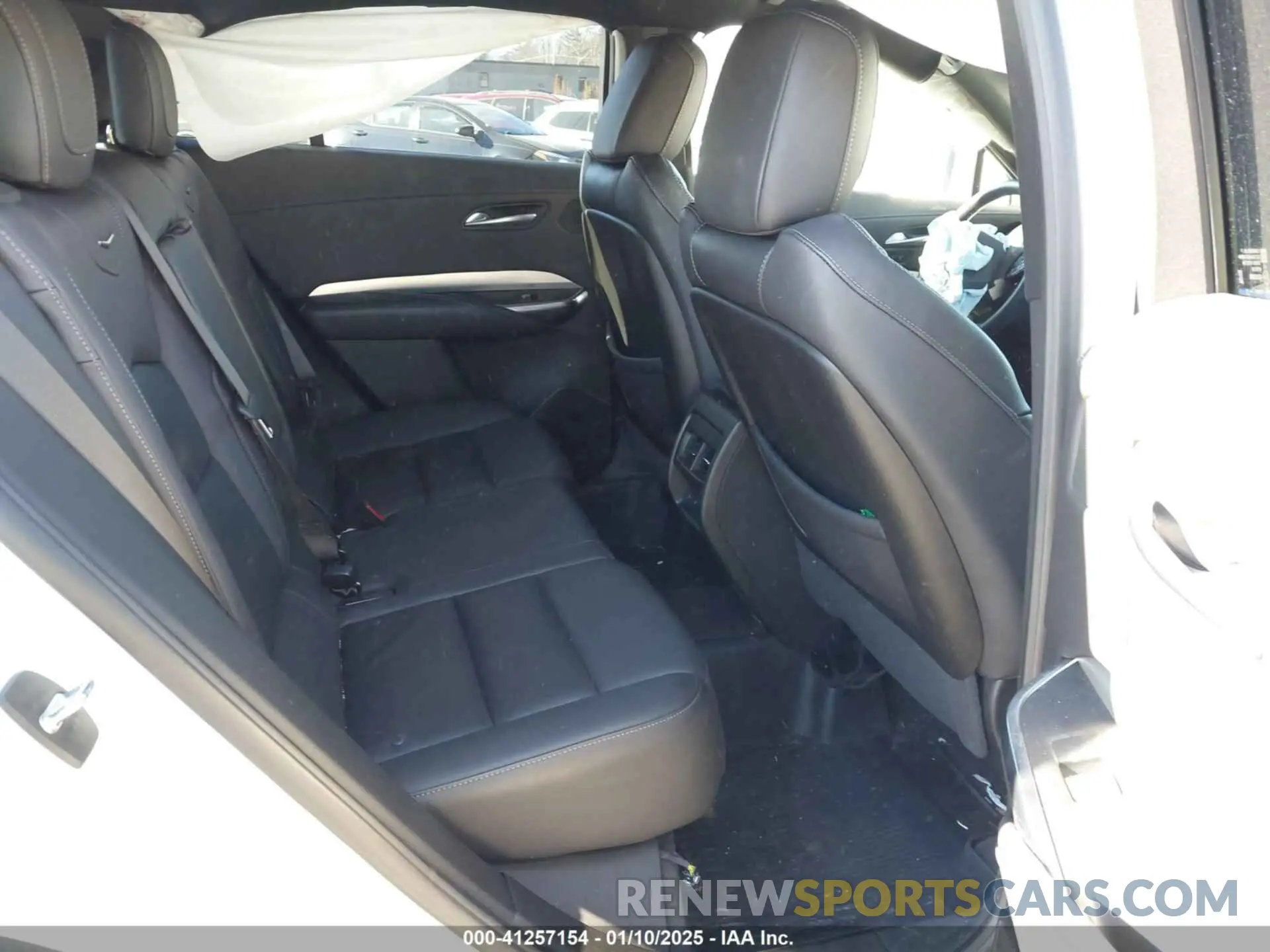 8 fotografías del automóvil dañado 1GYFZDR41NF105299 CADILLAC XT4 2022