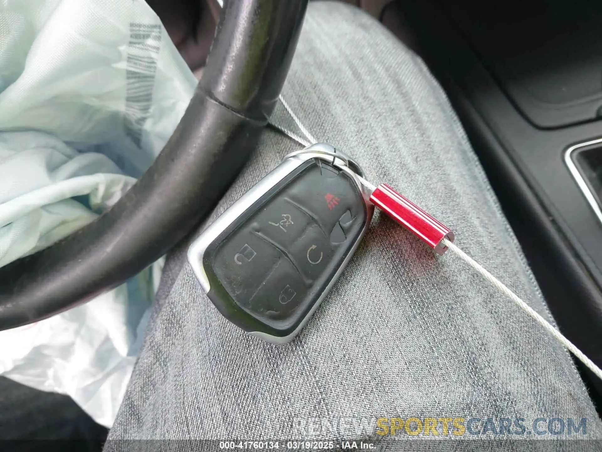 11 fotografías del automóvil dañado 1GYFZDR46NF100082 CADILLAC XT4 2022