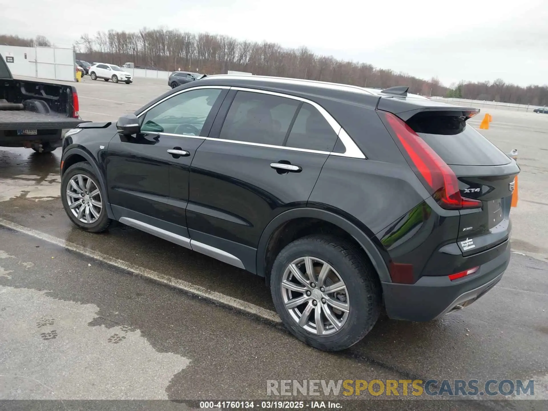 3 fotografías del automóvil dañado 1GYFZDR46NF100082 CADILLAC XT4 2022