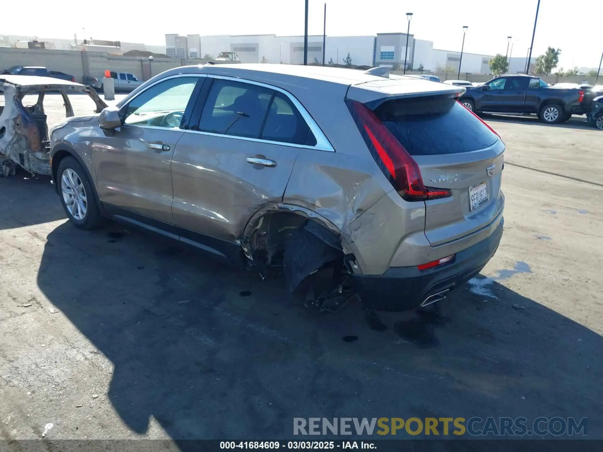 3 fotografías del automóvil dañado 1GYAZAR40PF135132 CADILLAC XT4 2023