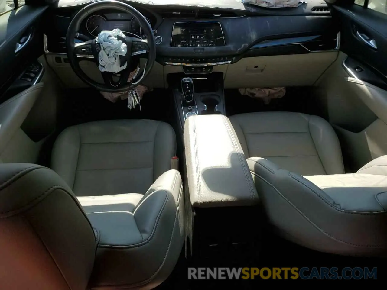8 fotografías del automóvil dañado 1GYAZAR43PF122536 CADILLAC XT4 2023