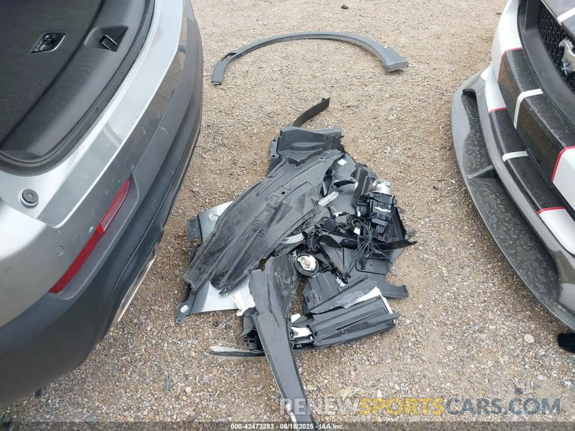 11 fotografías del automóvil dañado 1GYAZAR47PF134530 CADILLAC XT4 2023