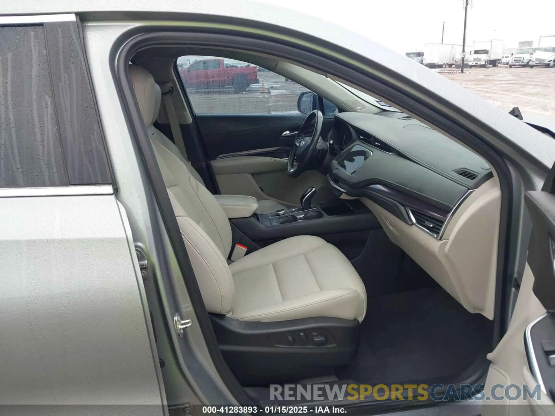 5 fotografías del automóvil dañado 1GYAZAR49PF170591 CADILLAC XT4 2023