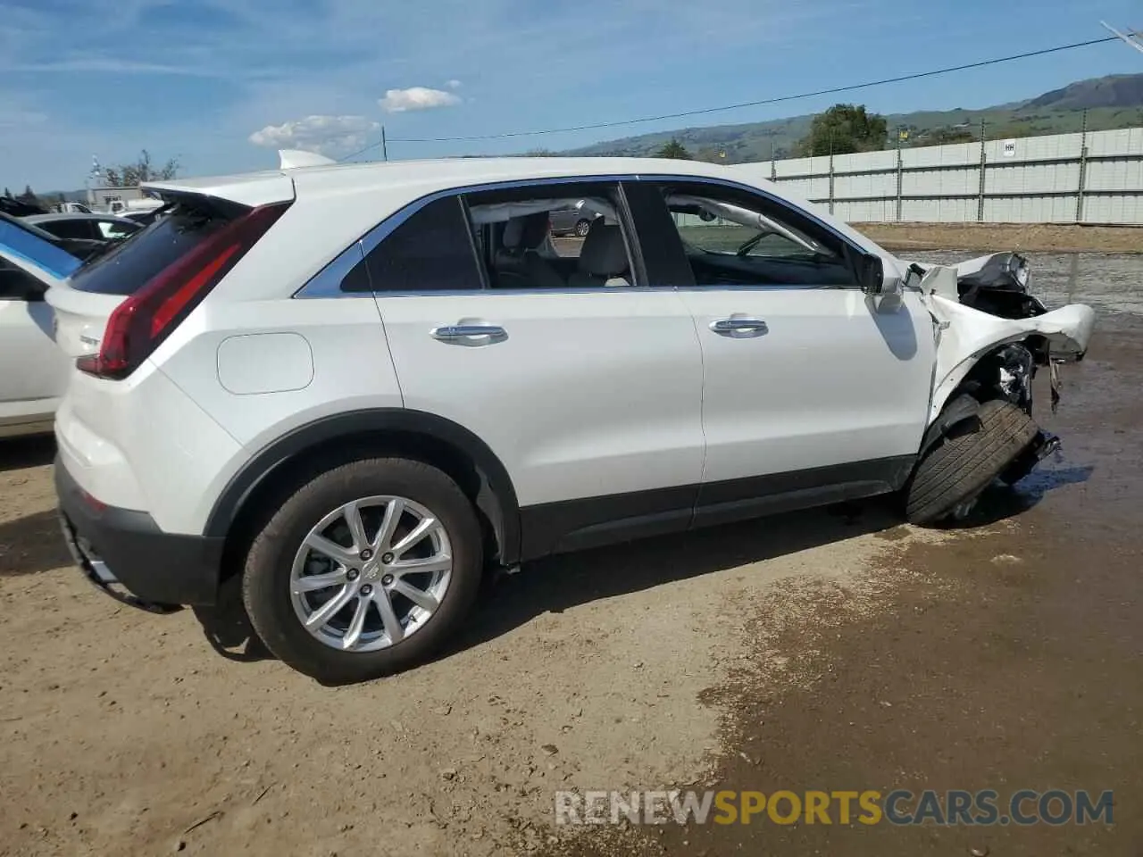 3 fotografías del automóvil dañado 1GYFZBR44PF101576 CADILLAC XT4 2023