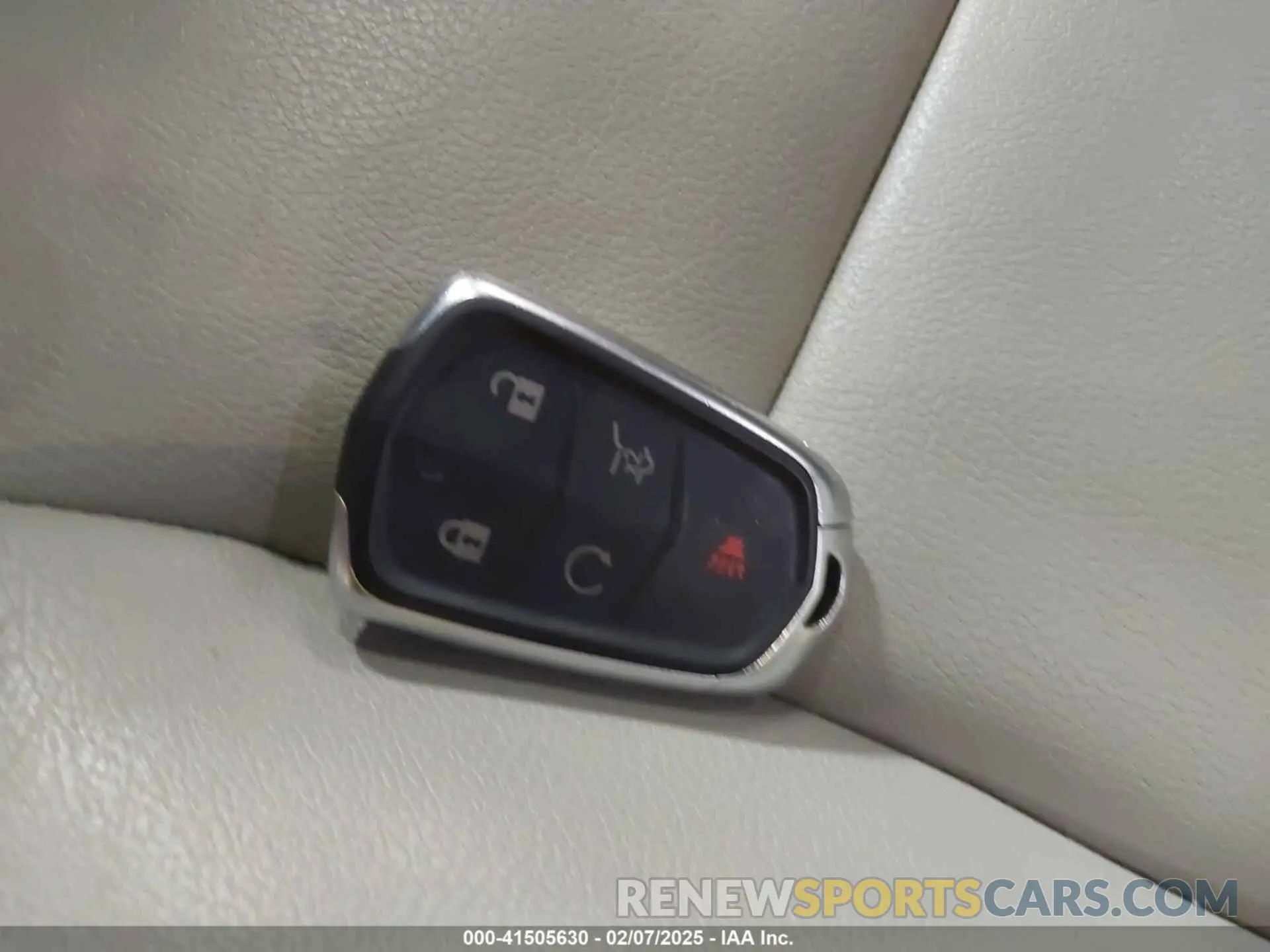 11 fotografías del automóvil dañado 1GYFZBR48PF174059 CADILLAC XT4 2023