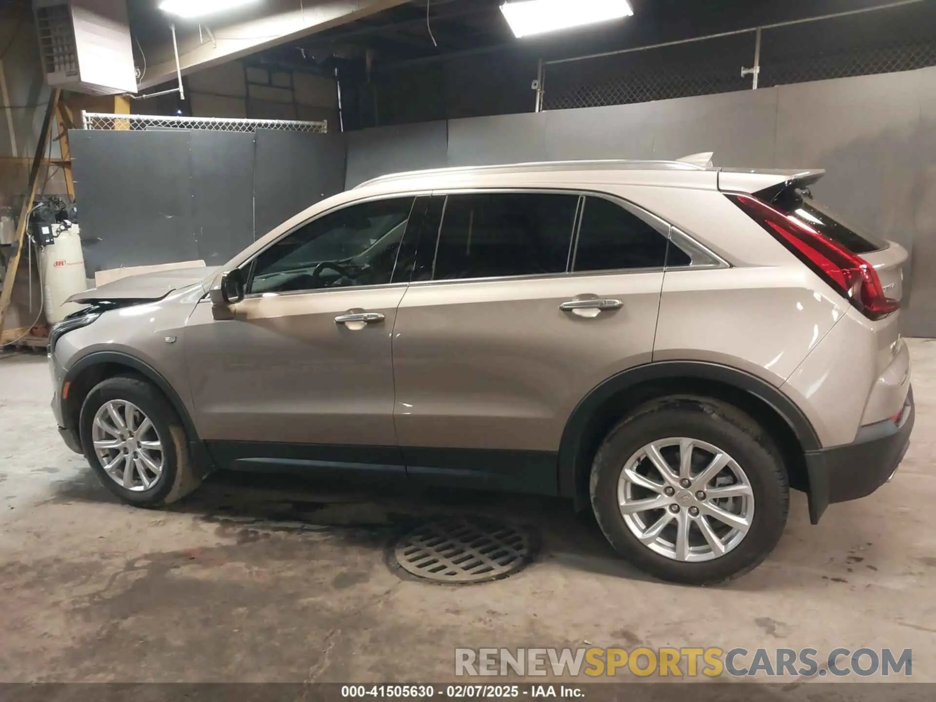 14 fotografías del automóvil dañado 1GYFZBR48PF174059 CADILLAC XT4 2023