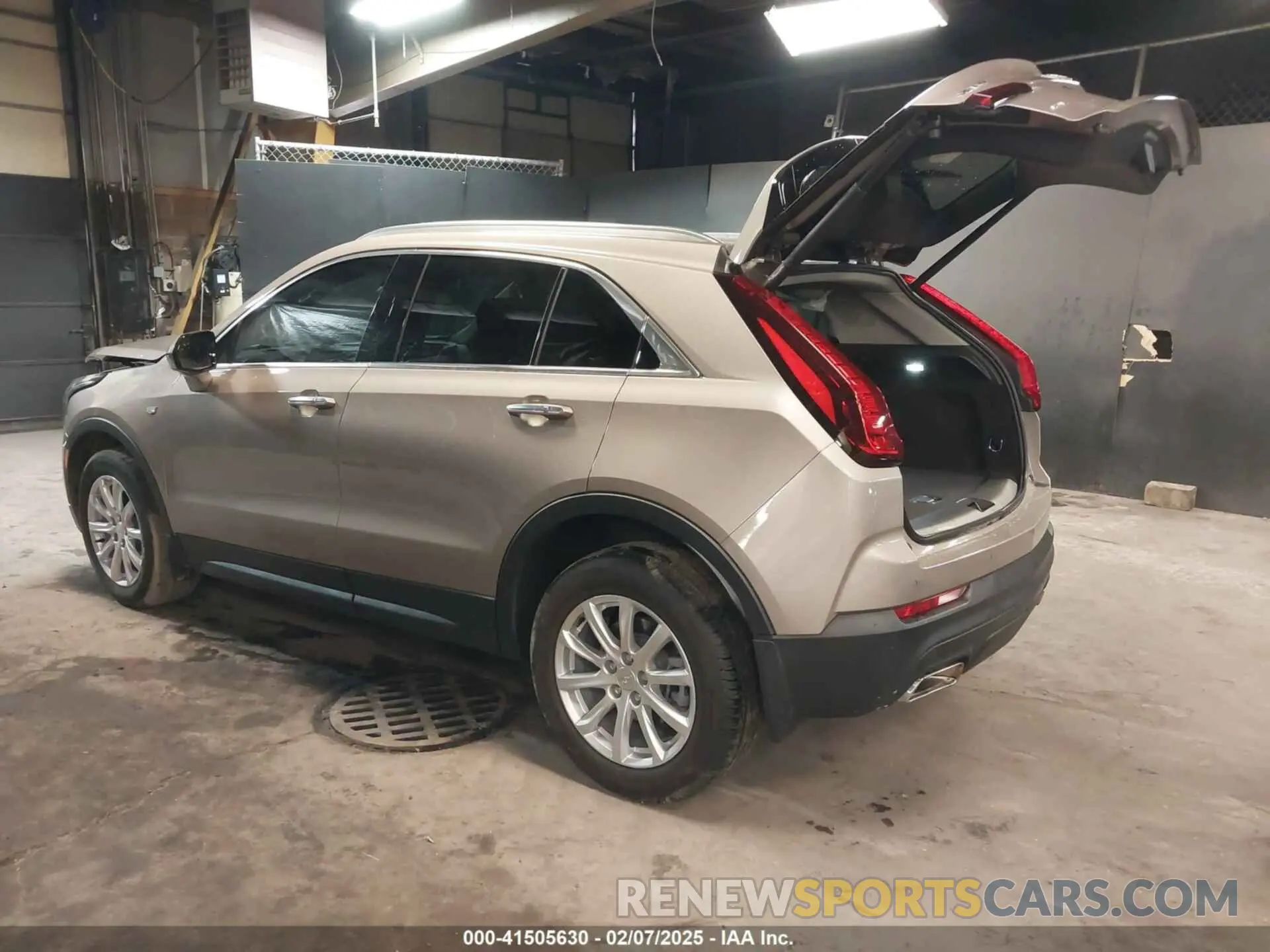 3 fotografías del automóvil dañado 1GYFZBR48PF174059 CADILLAC XT4 2023