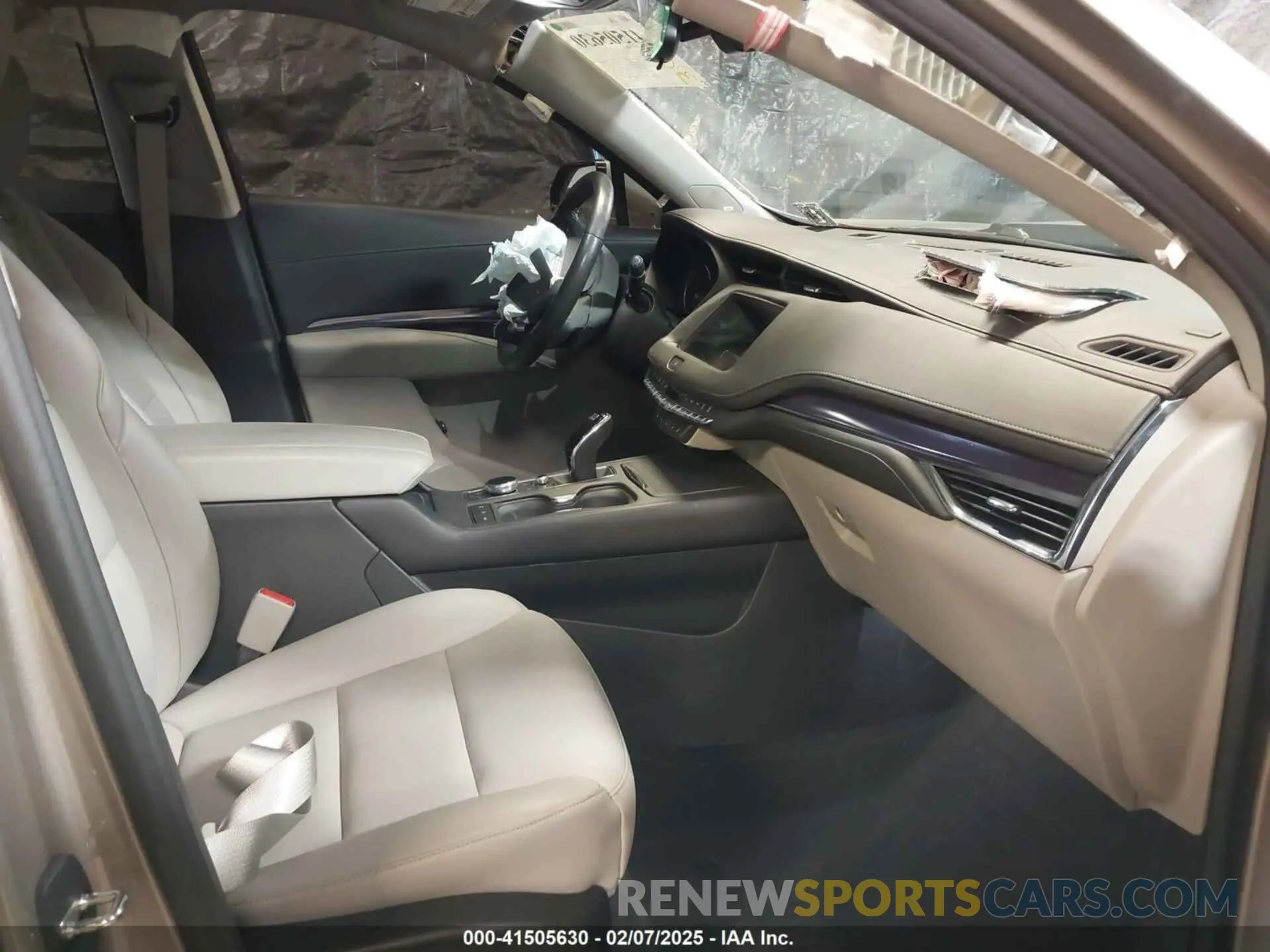 5 fotografías del automóvil dañado 1GYFZBR48PF174059 CADILLAC XT4 2023