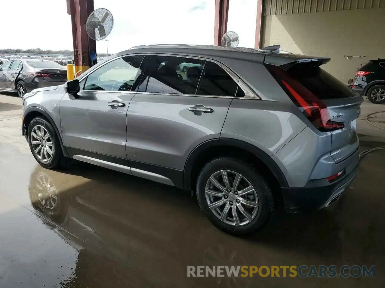 2 fotografías del automóvil dañado 1GYFZCR44PF135037 CADILLAC XT4 2023