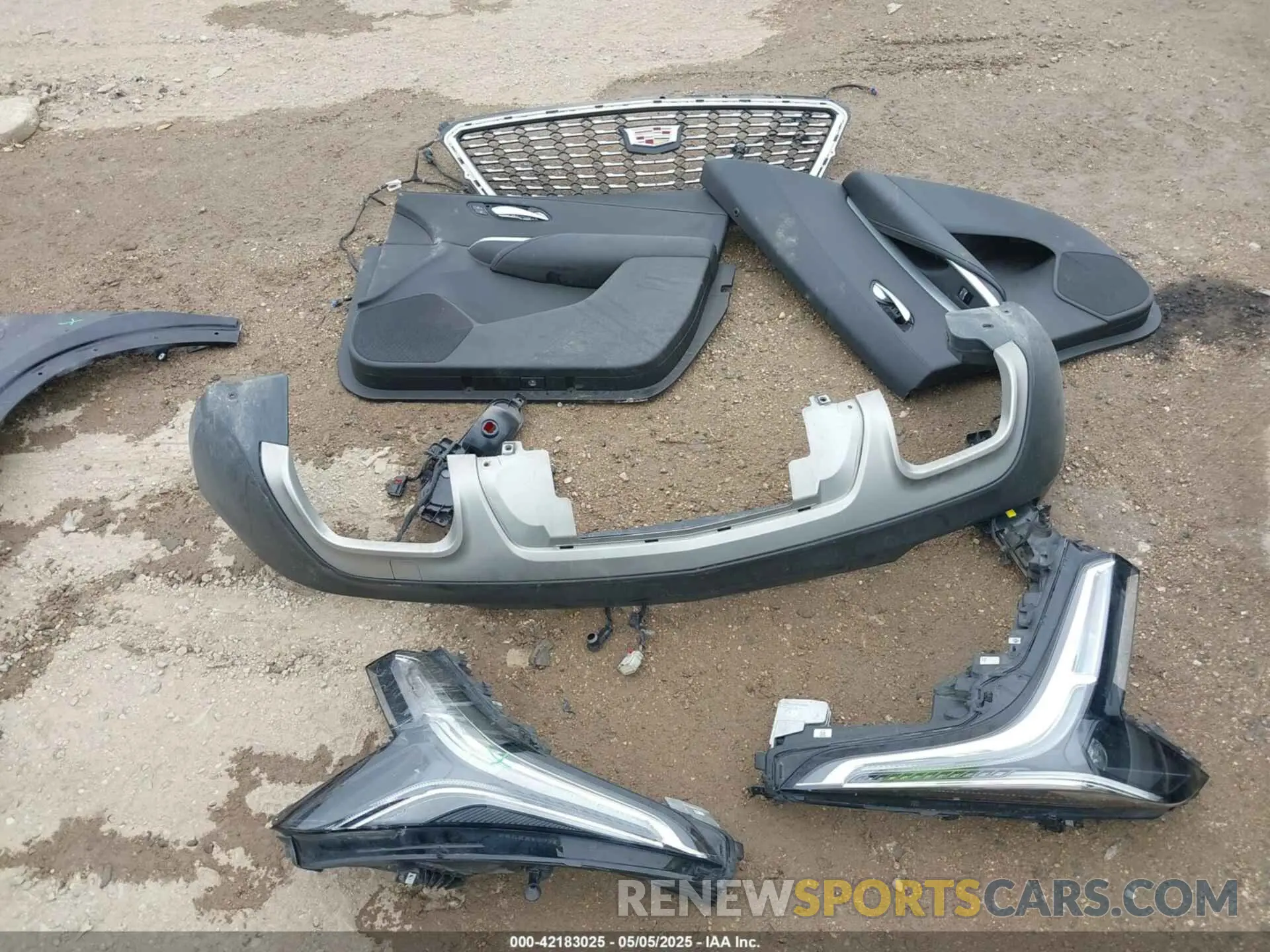 18 fotografías del automóvil dañado 1GYFZCR48PF142752 CADILLAC XT4 2023