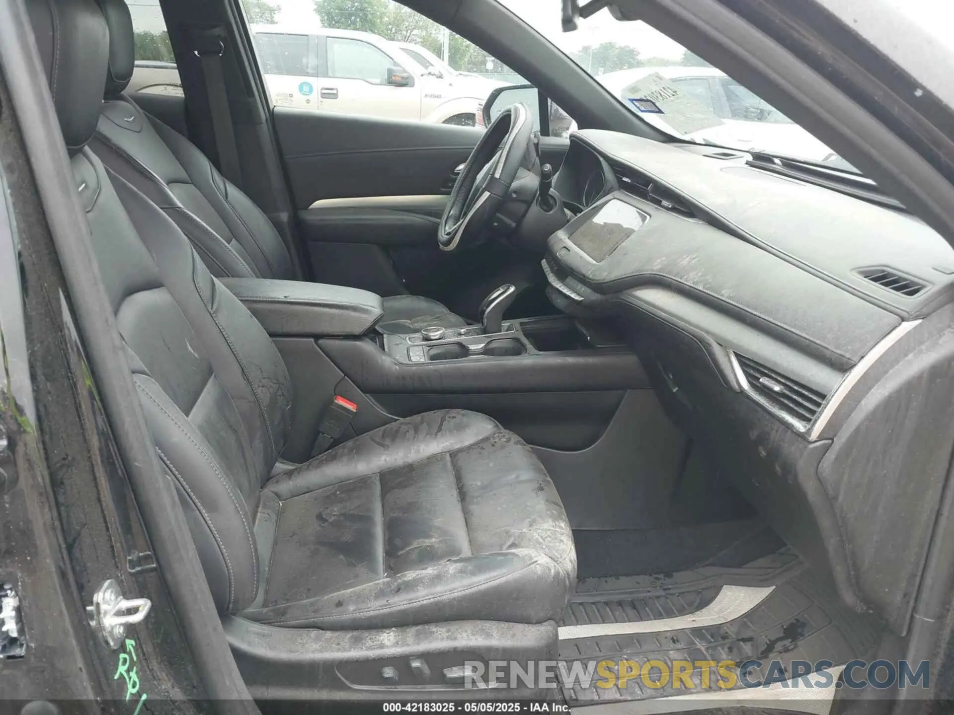 5 fotografías del automóvil dañado 1GYFZCR48PF142752 CADILLAC XT4 2023