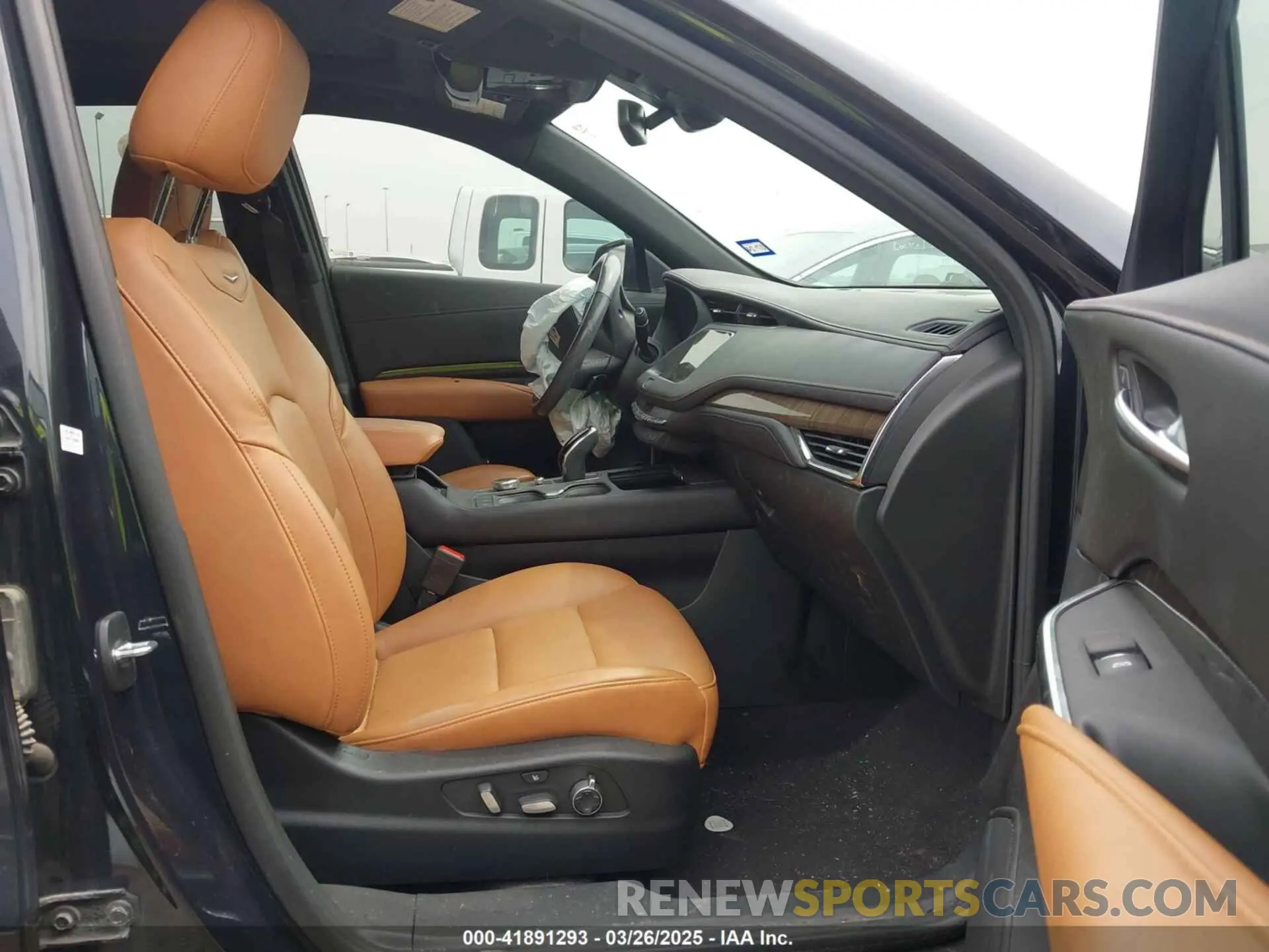 5 fotografías del automóvil dañado 1GYFZCR4XPF101409 CADILLAC XT4 2023