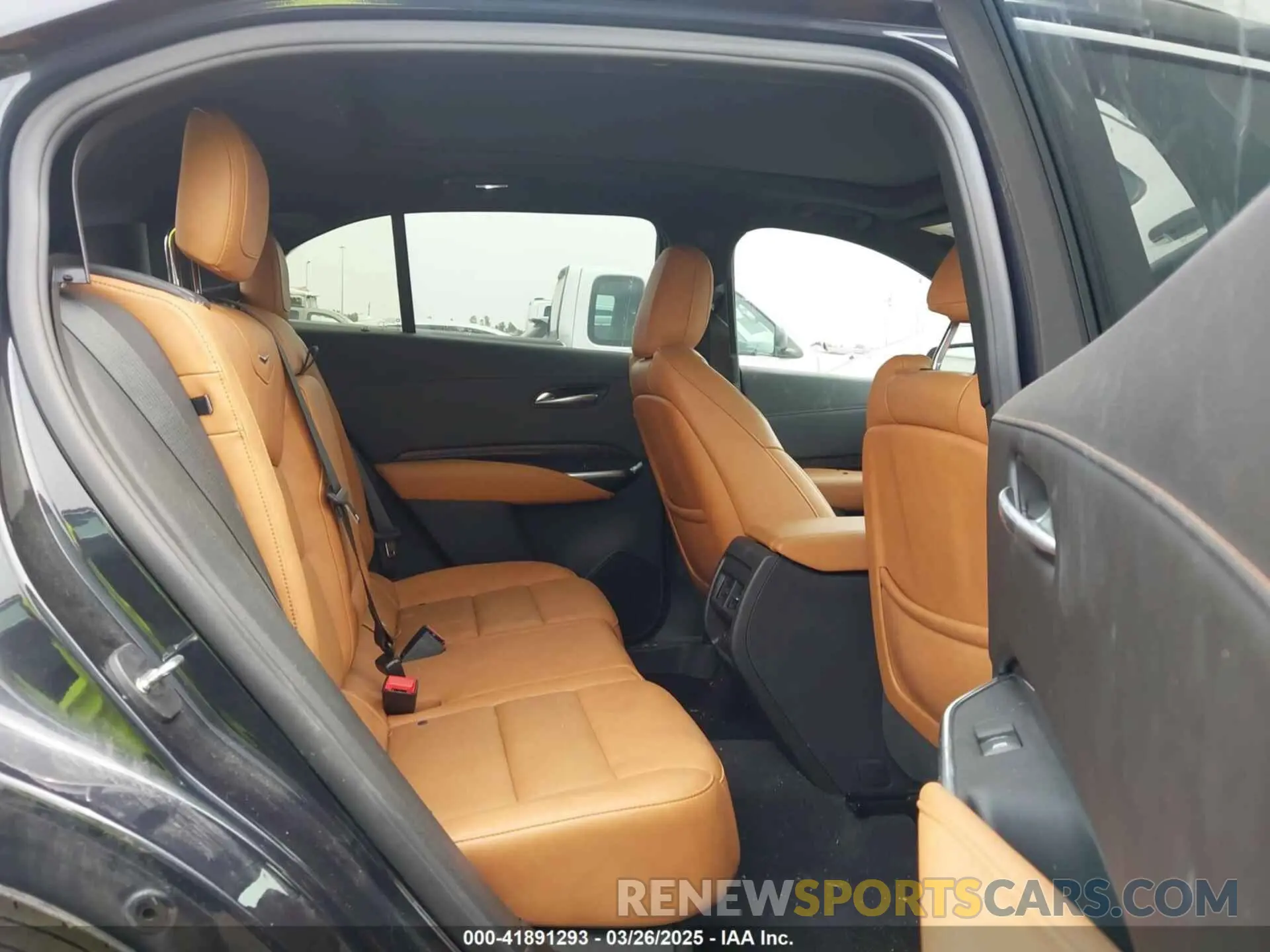 8 fotografías del automóvil dañado 1GYFZCR4XPF101409 CADILLAC XT4 2023