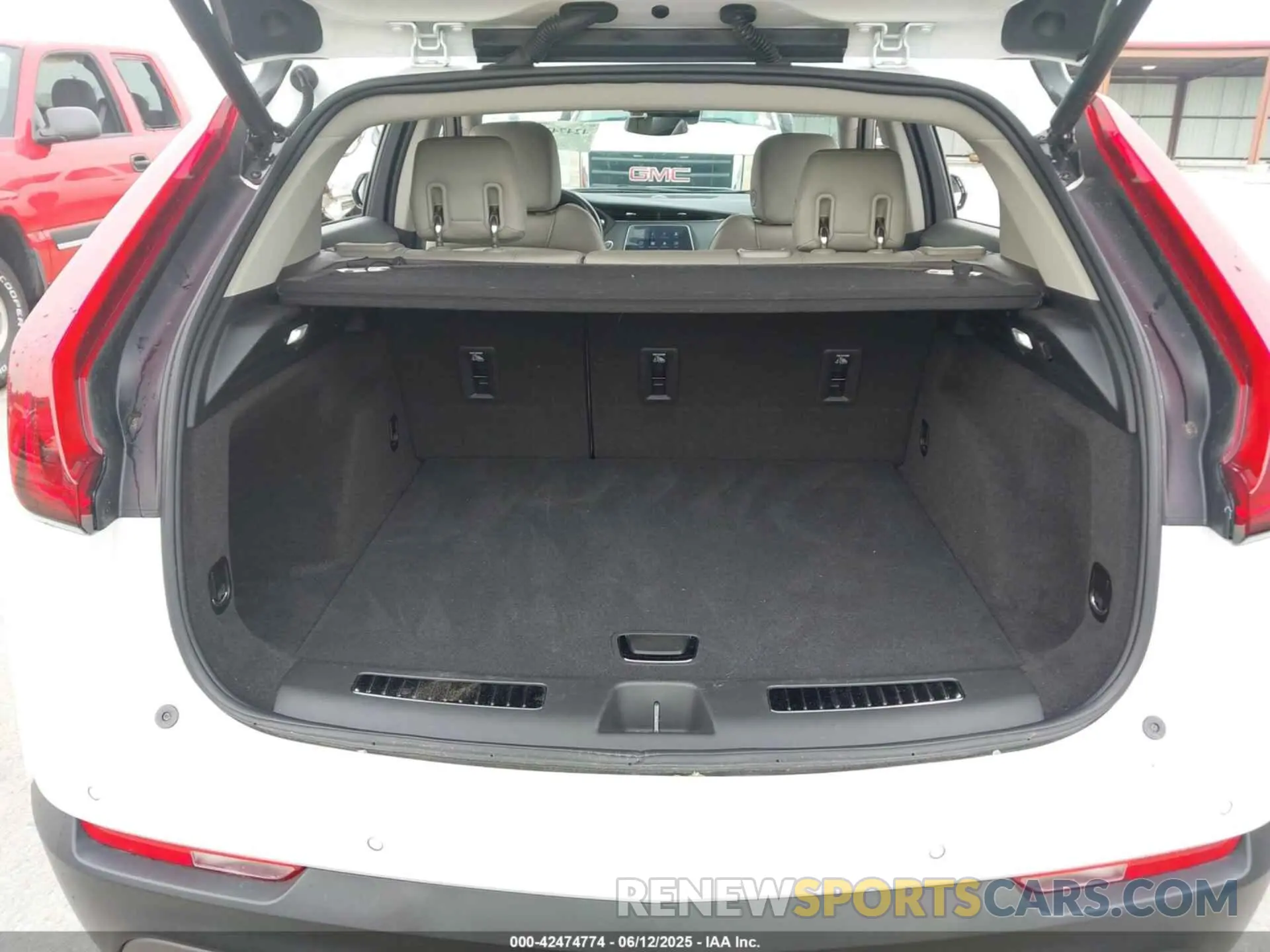 16 fotografías del automóvil dañado 1GYFZDR43PF176779 CADILLAC XT4 2023