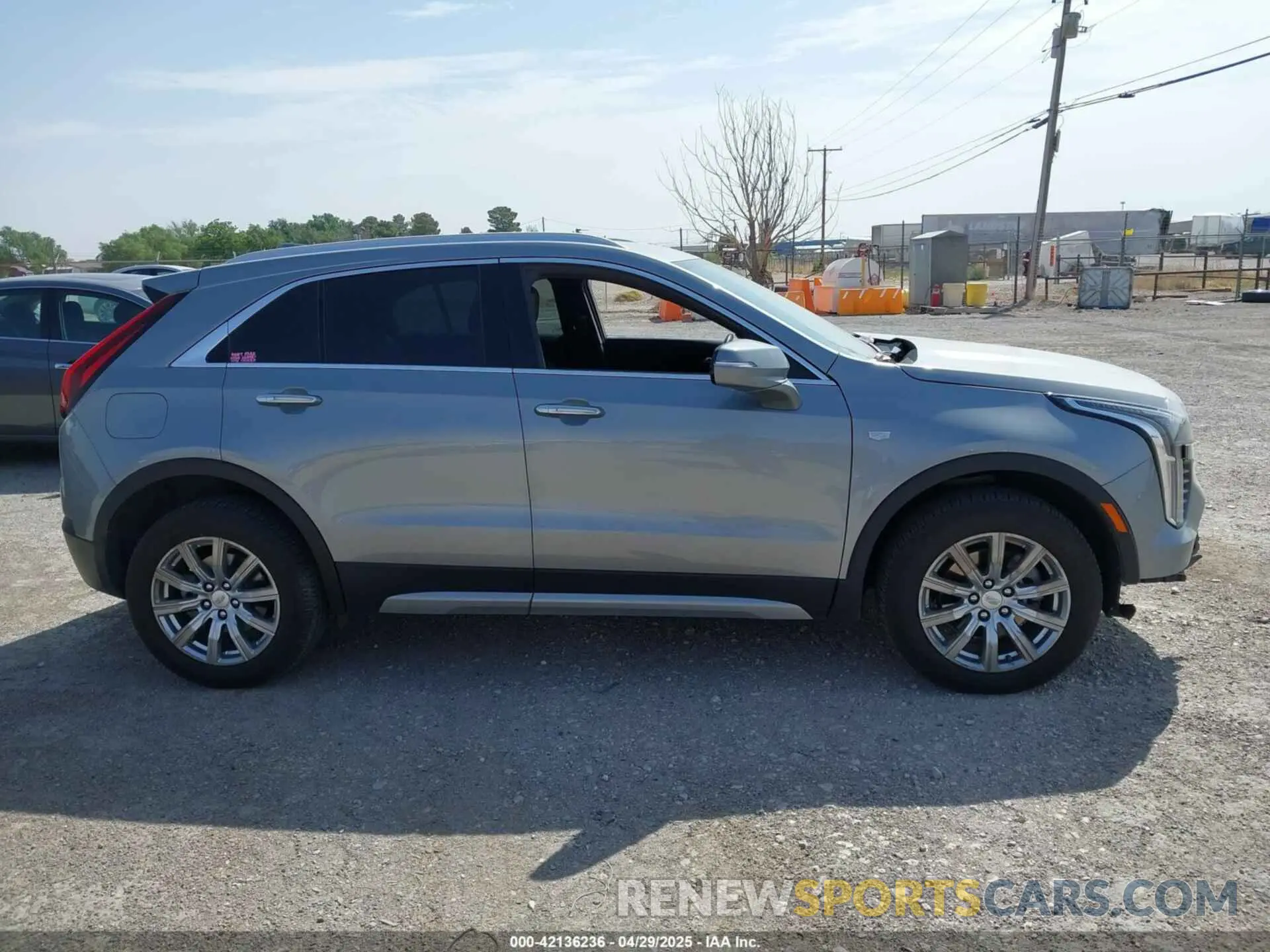 13 fotografías del automóvil dañado 1GYFZDR47PF163923 CADILLAC XT4 2023