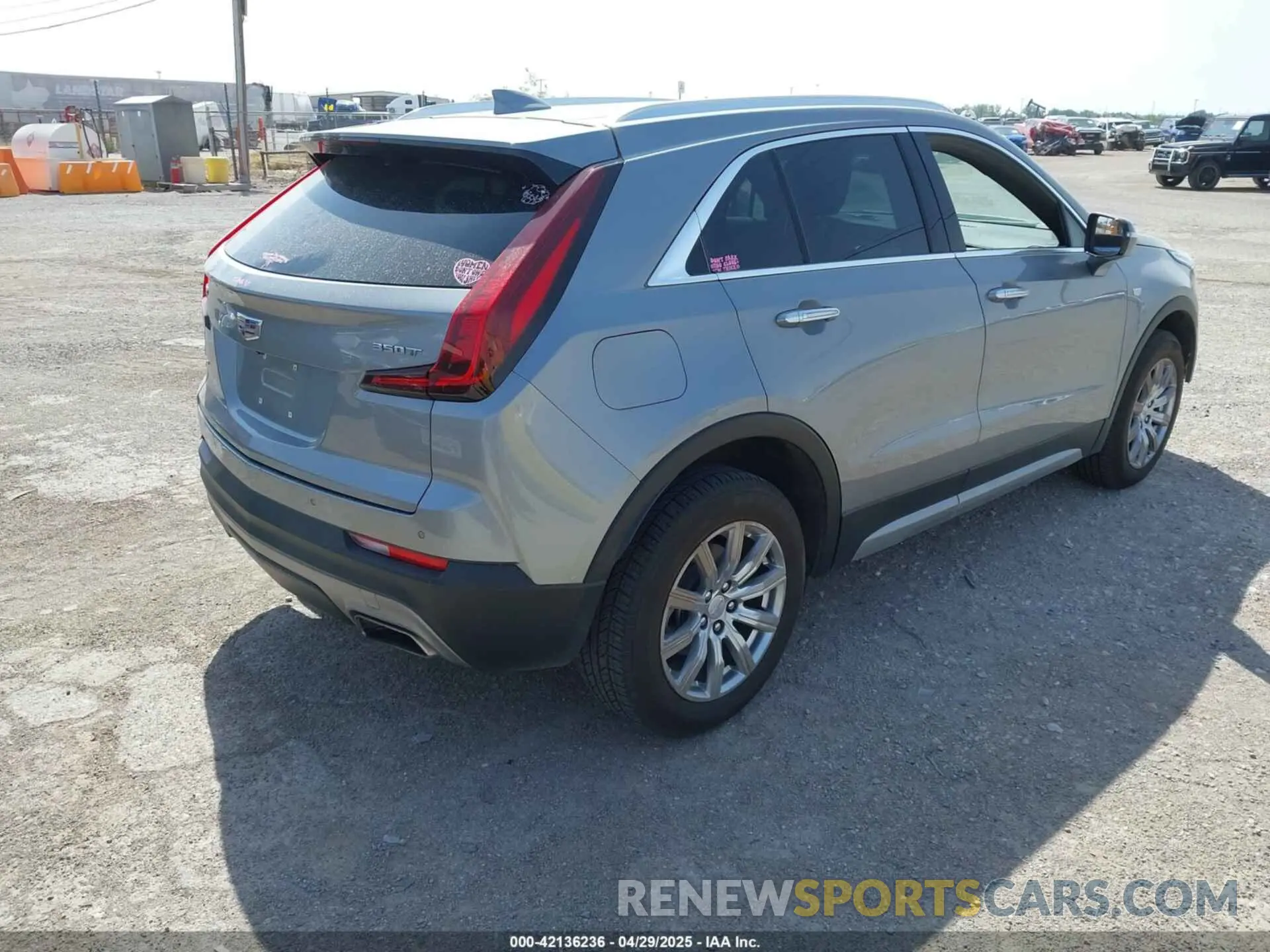 4 fotografías del automóvil dañado 1GYFZDR47PF163923 CADILLAC XT4 2023