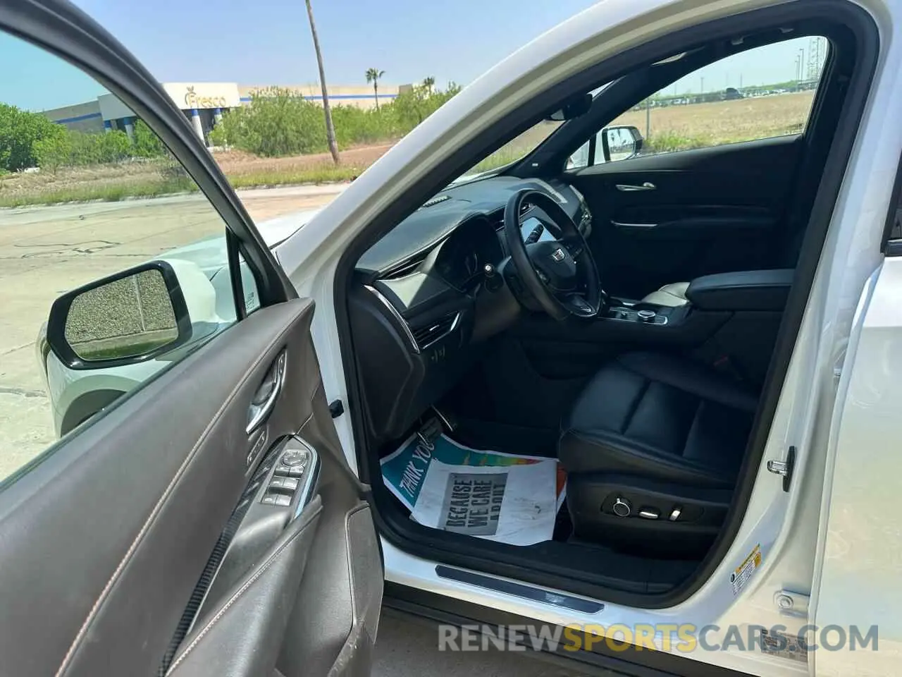 9 fotografías del automóvil dañado 1GYFZER48PF197505 CADILLAC XT4 2023