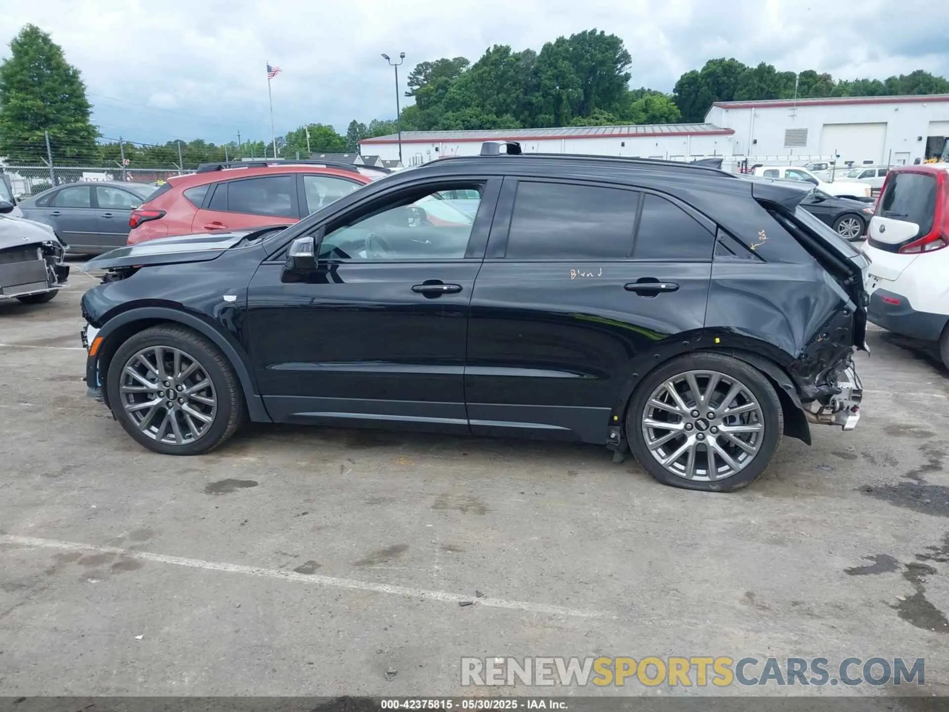 15 fotografías del automóvil dañado 1GYFZFR48PF108344 CADILLAC XT4 2023