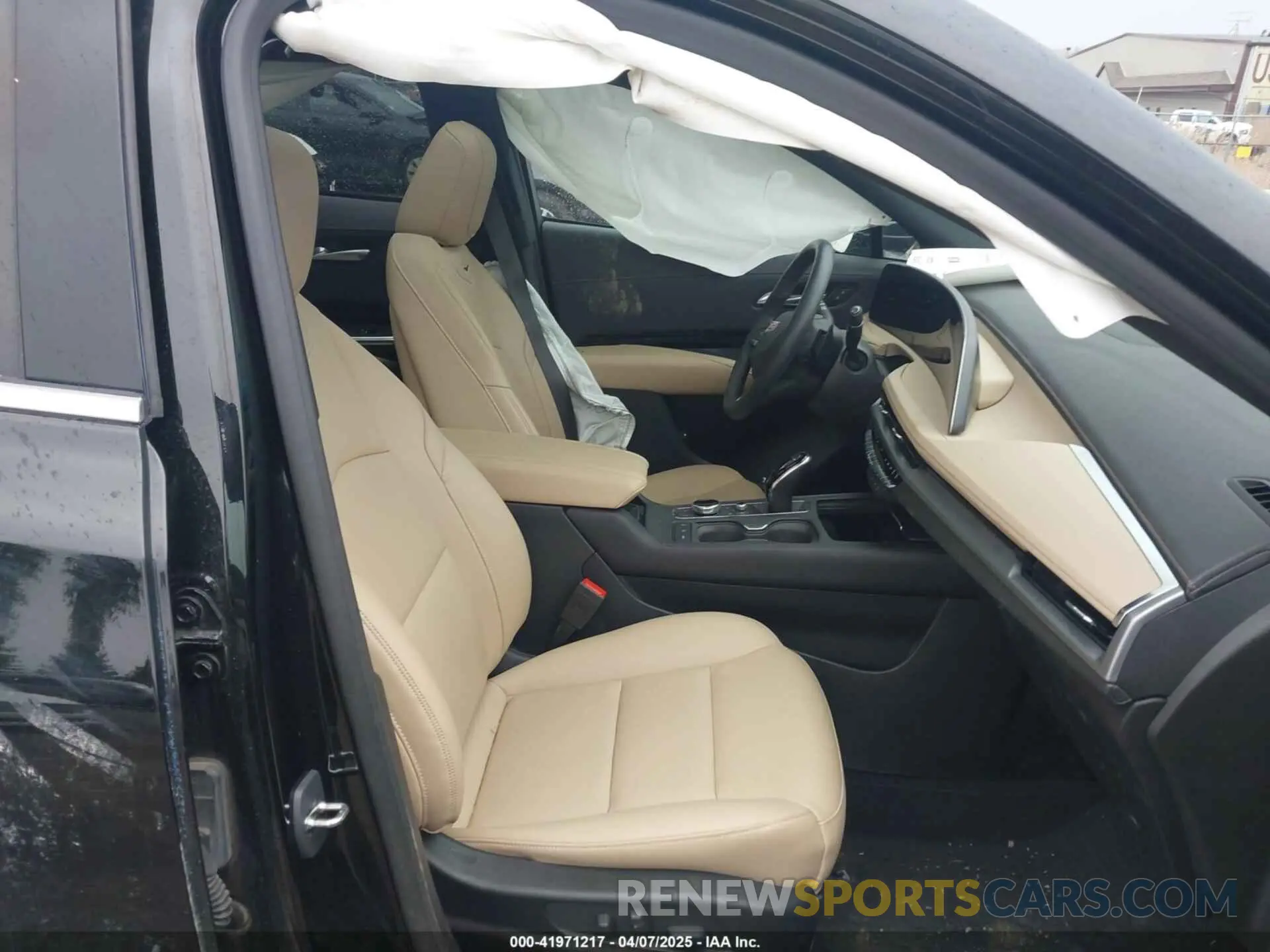 5 fotografías del automóvil dañado 1GYFZBR41RF101697 CADILLAC XT4 2024