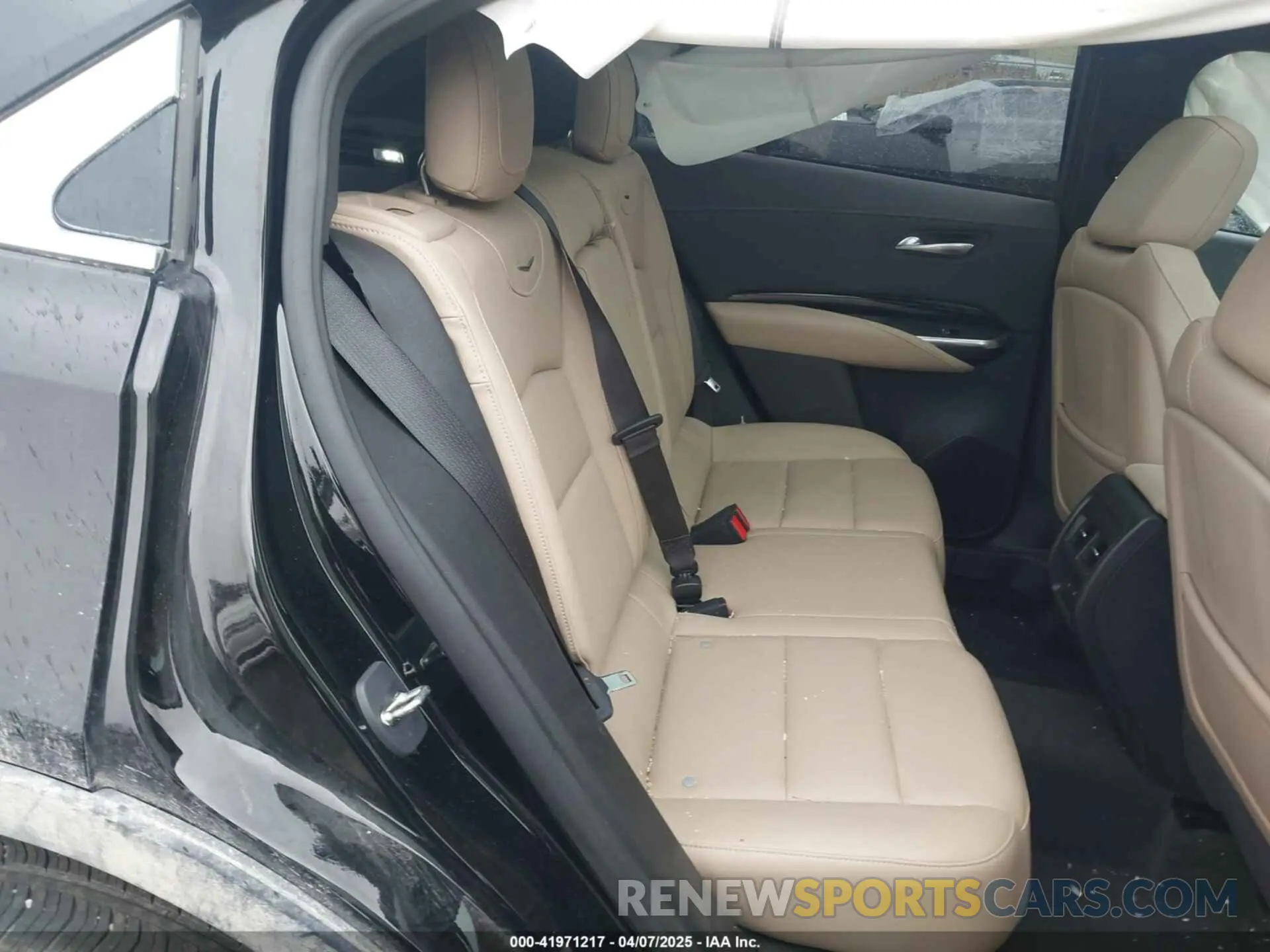 8 fotografías del automóvil dañado 1GYFZBR41RF101697 CADILLAC XT4 2024