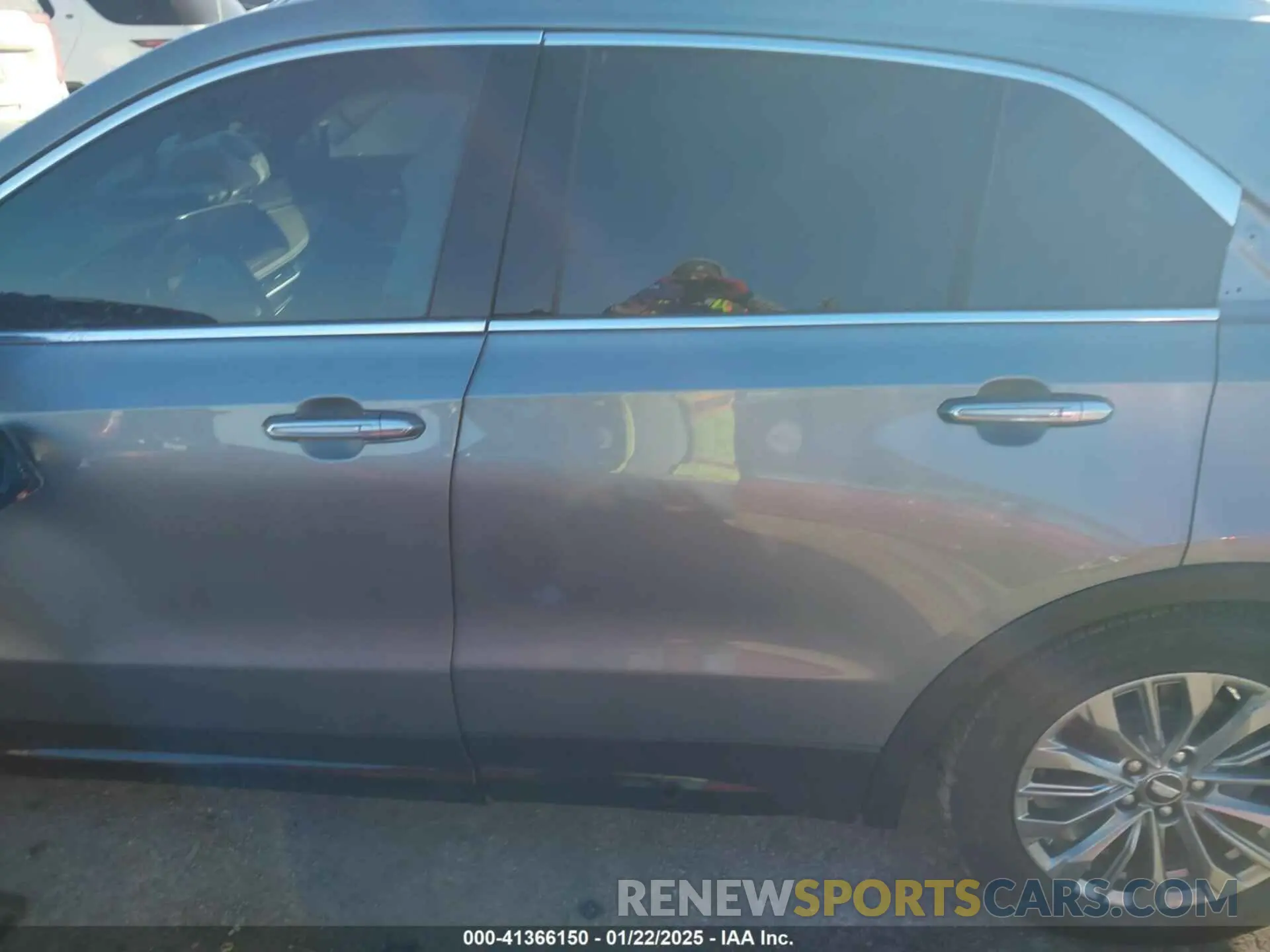 13 fotografías del automóvil dañado 1GYFZCR40RF158284 CADILLAC XT4 2024