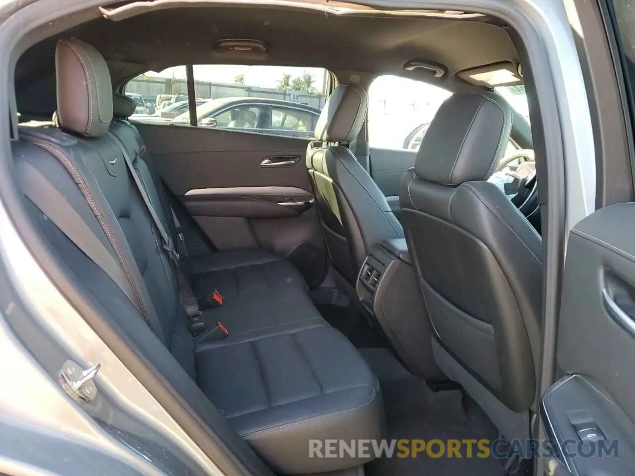 11 fotografías del automóvil dañado 1GYFZCR47RF126643 CADILLAC XT4 2024