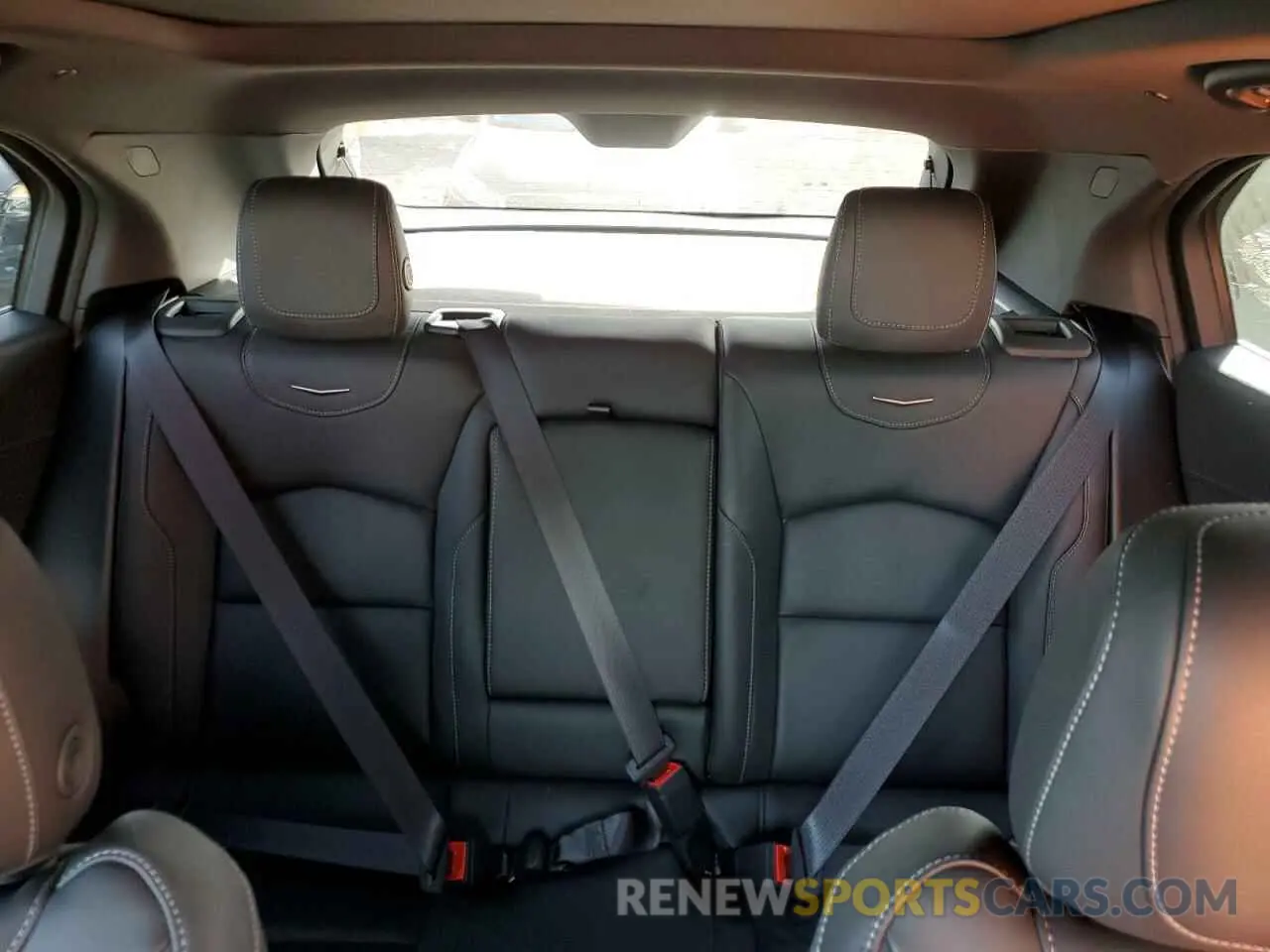 10 fotografías del automóvil dañado 1GYFZDR40RF219252 CADILLAC XT4 2024