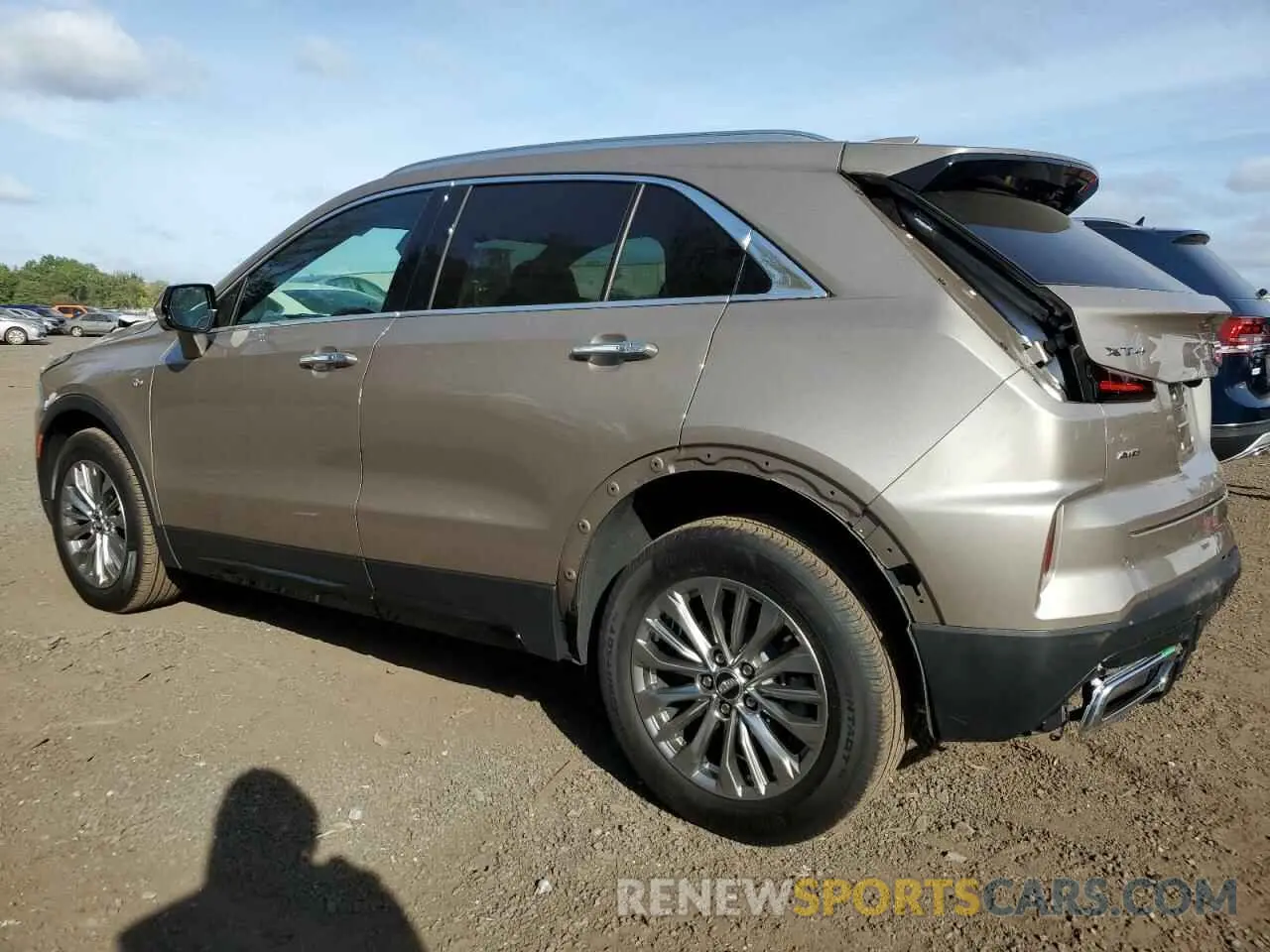 2 fotografías del automóvil dañado 1GYFZDR40RF219252 CADILLAC XT4 2024