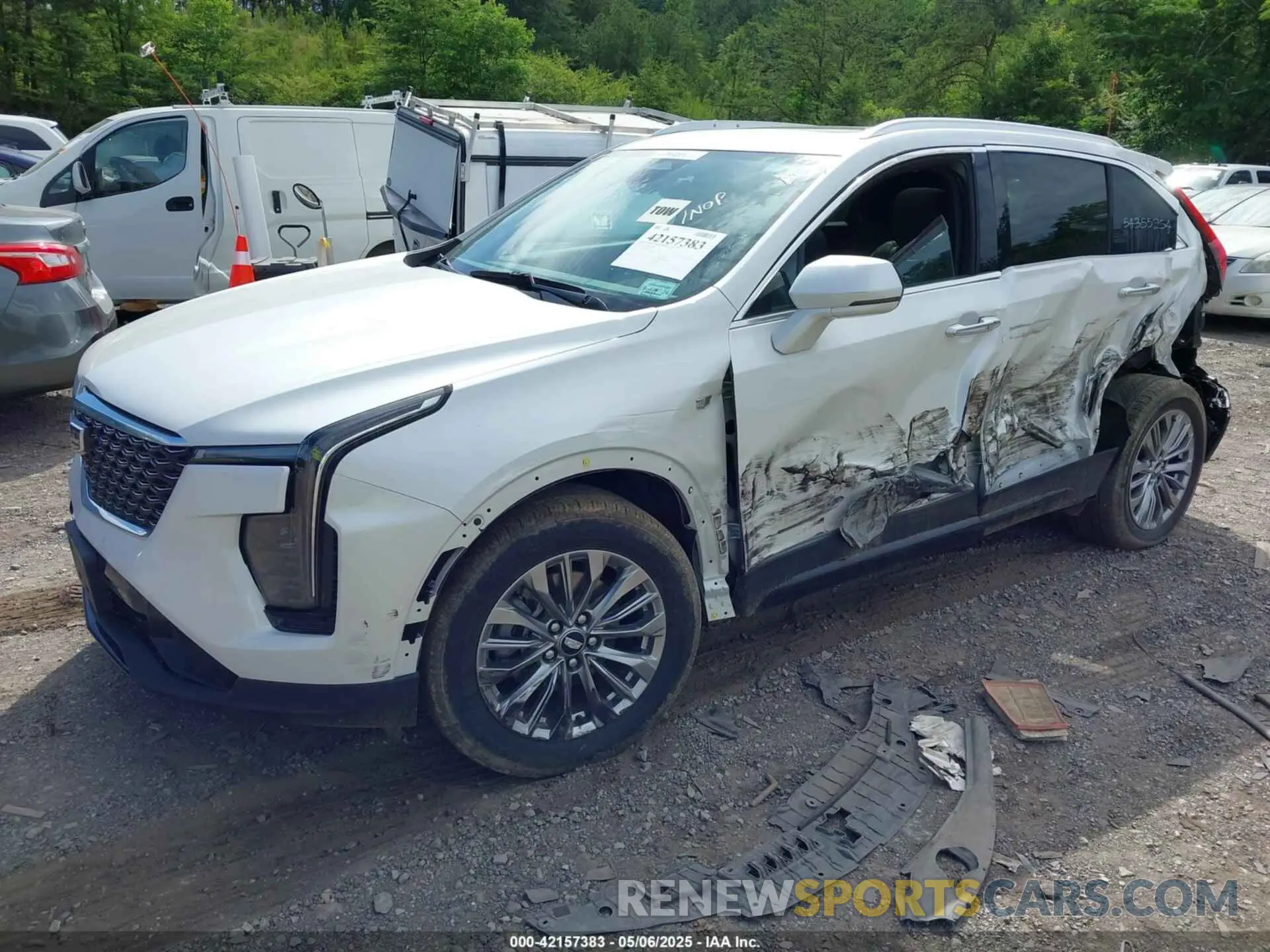2 fotografías del automóvil dañado 1GYFZDR43RF147835 CADILLAC XT4 2024