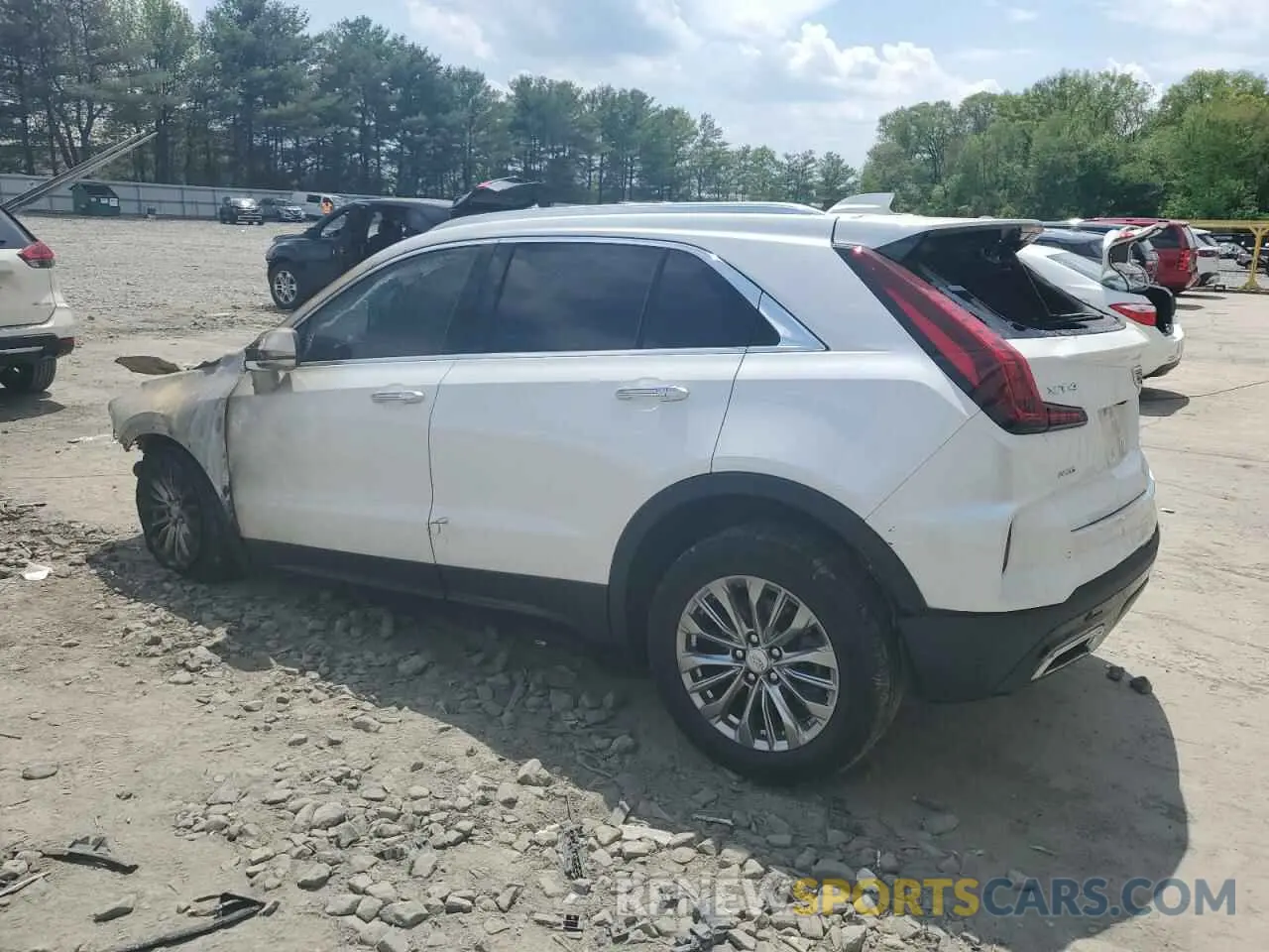 2 fotografías del automóvil dañado 1GYFZDR45RF102198 CADILLAC XT4 2024