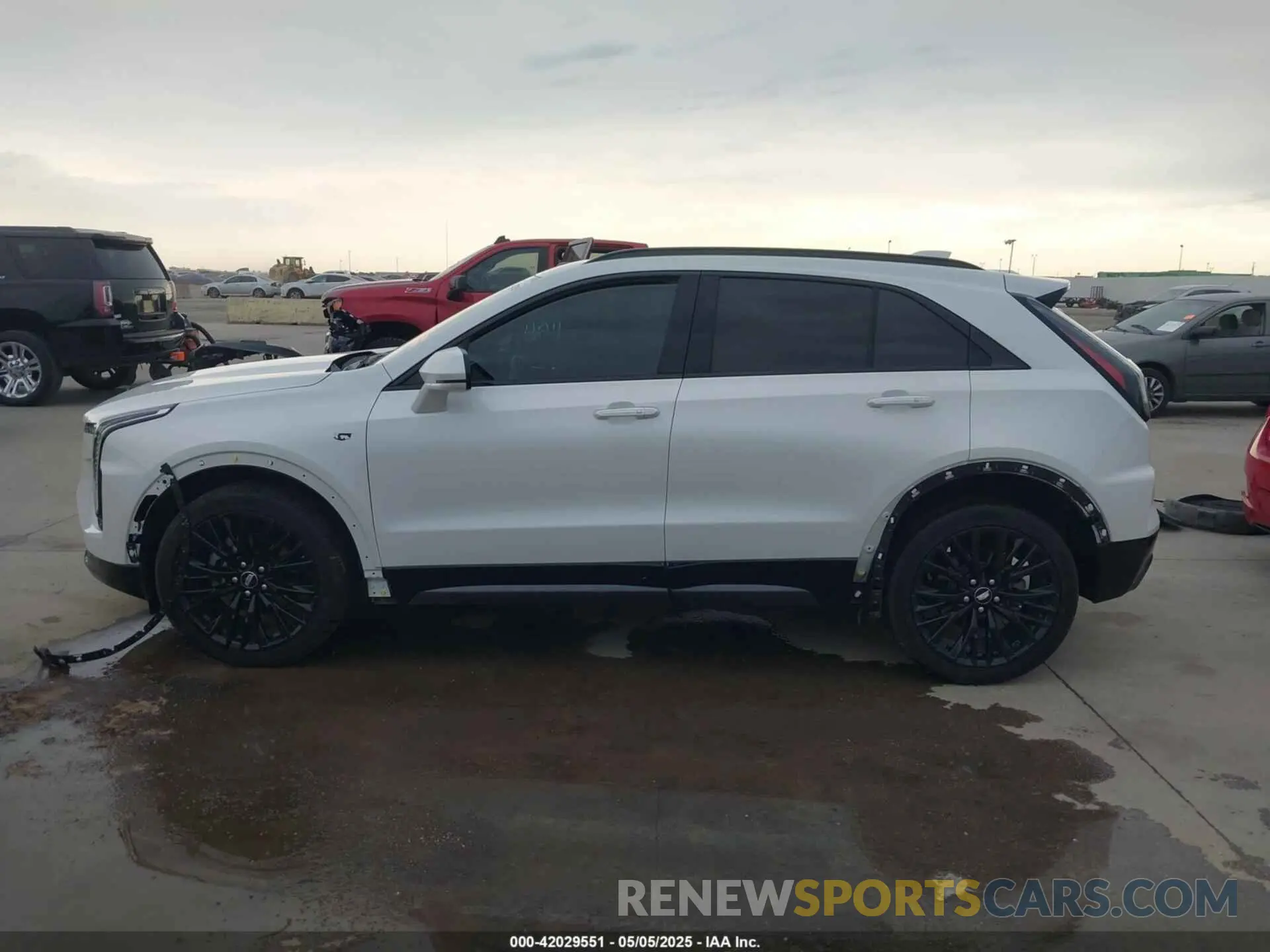 15 fotografías del automóvil dañado 1GYFZER42RF246488 CADILLAC XT4 2024