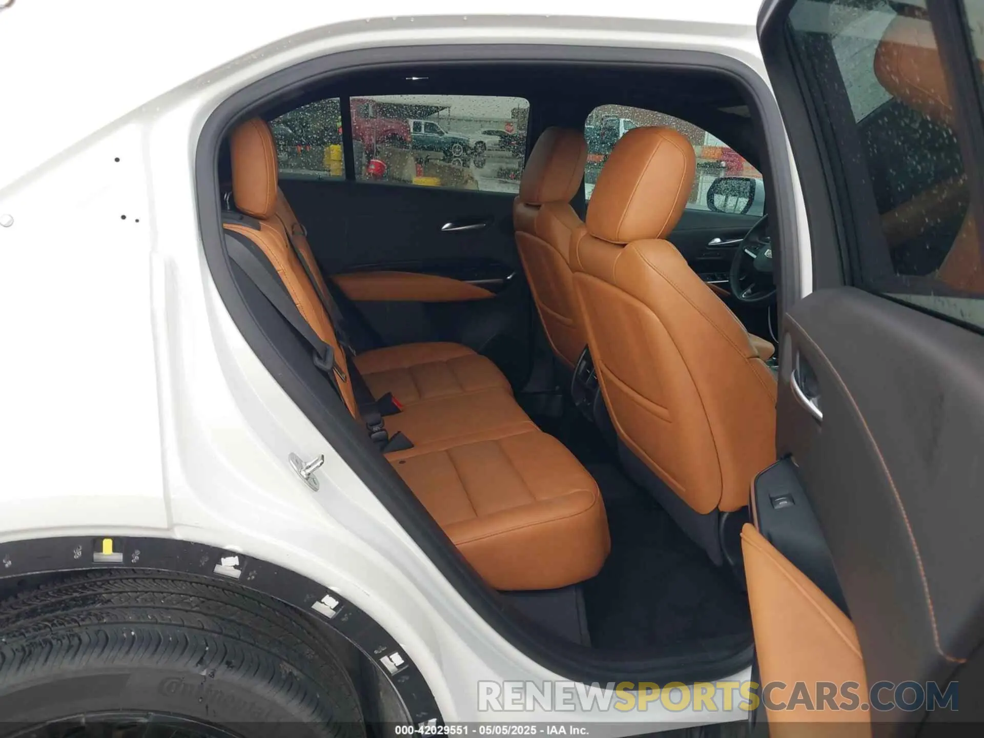 8 fotografías del automóvil dañado 1GYFZER42RF246488 CADILLAC XT4 2024