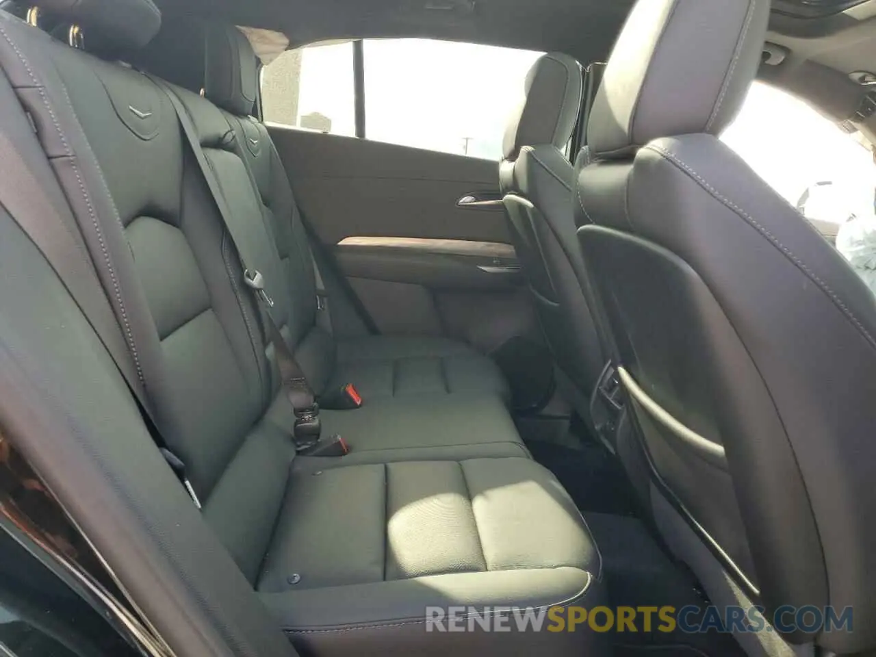 11 fotografías del automóvil dañado 1GYFZCR40SF126201 CADILLAC XT4 2025