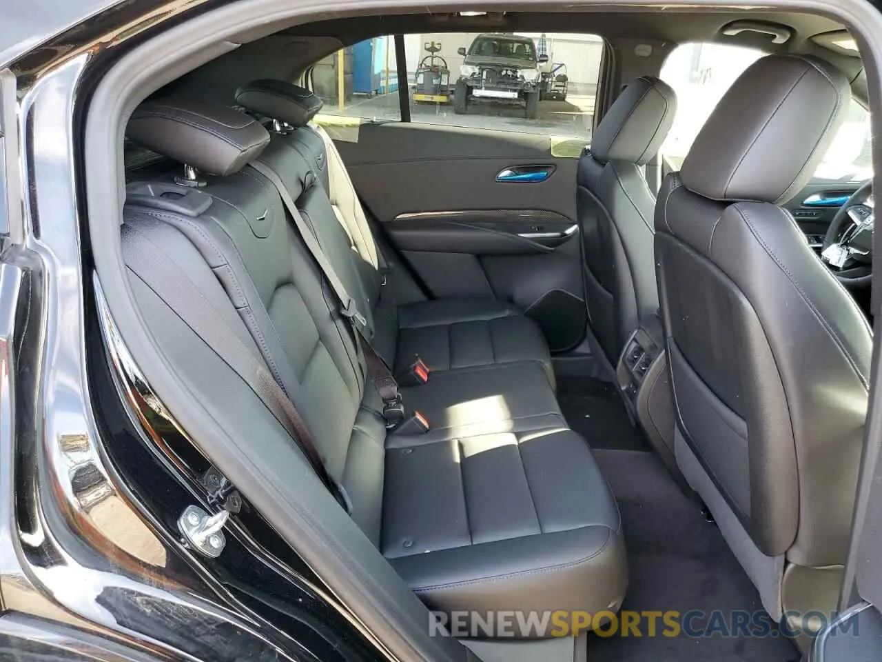 11 fotografías del automóvil dañado 1GYFZER44SF142428 CADILLAC XT4 2025