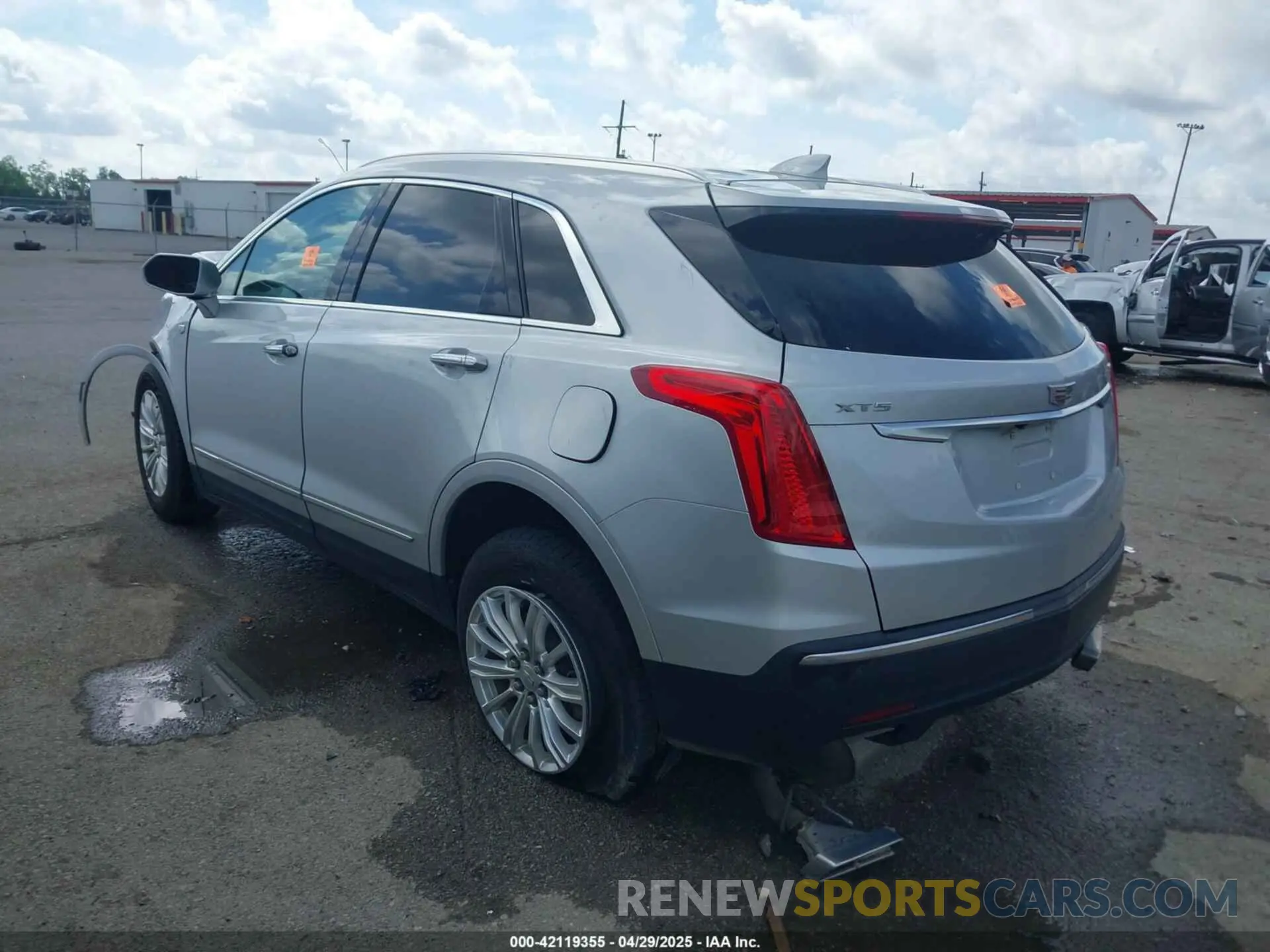 3 fotografías del automóvil dañado 1GYKNARS3KZ170088 CADILLAC XT5 2019
