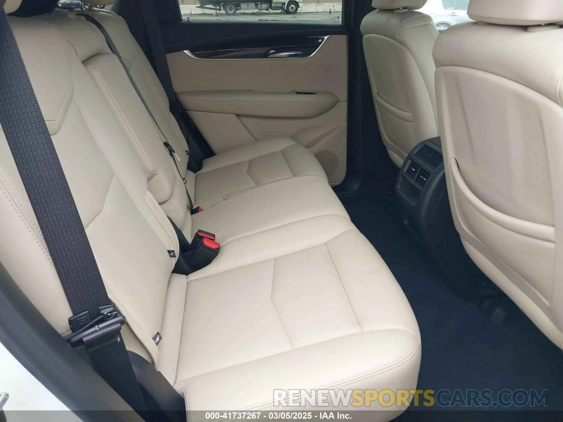 8 fotografías del automóvil dañado 1GYKNARS4KZ188857 CADILLAC XT5 2019