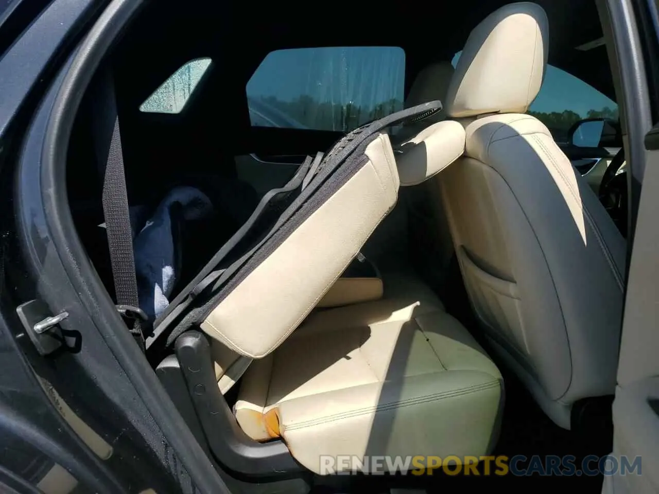 10 fotografías del automóvil dañado 1GYKNARS5KZ299790 CADILLAC XT5 2019