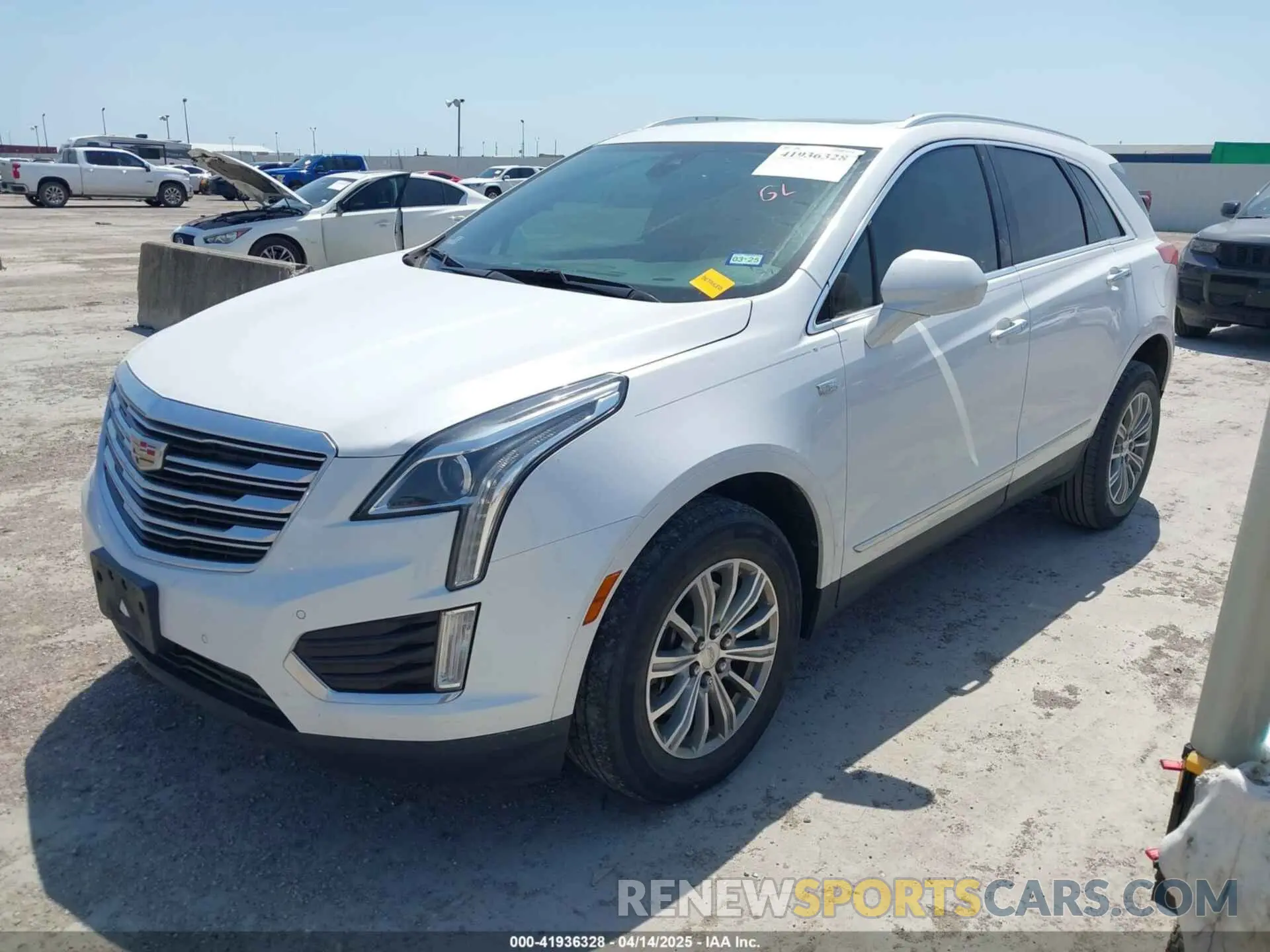2 fotografías del automóvil dañado 1GYKNCRS1KZ135674 CADILLAC XT5 2019