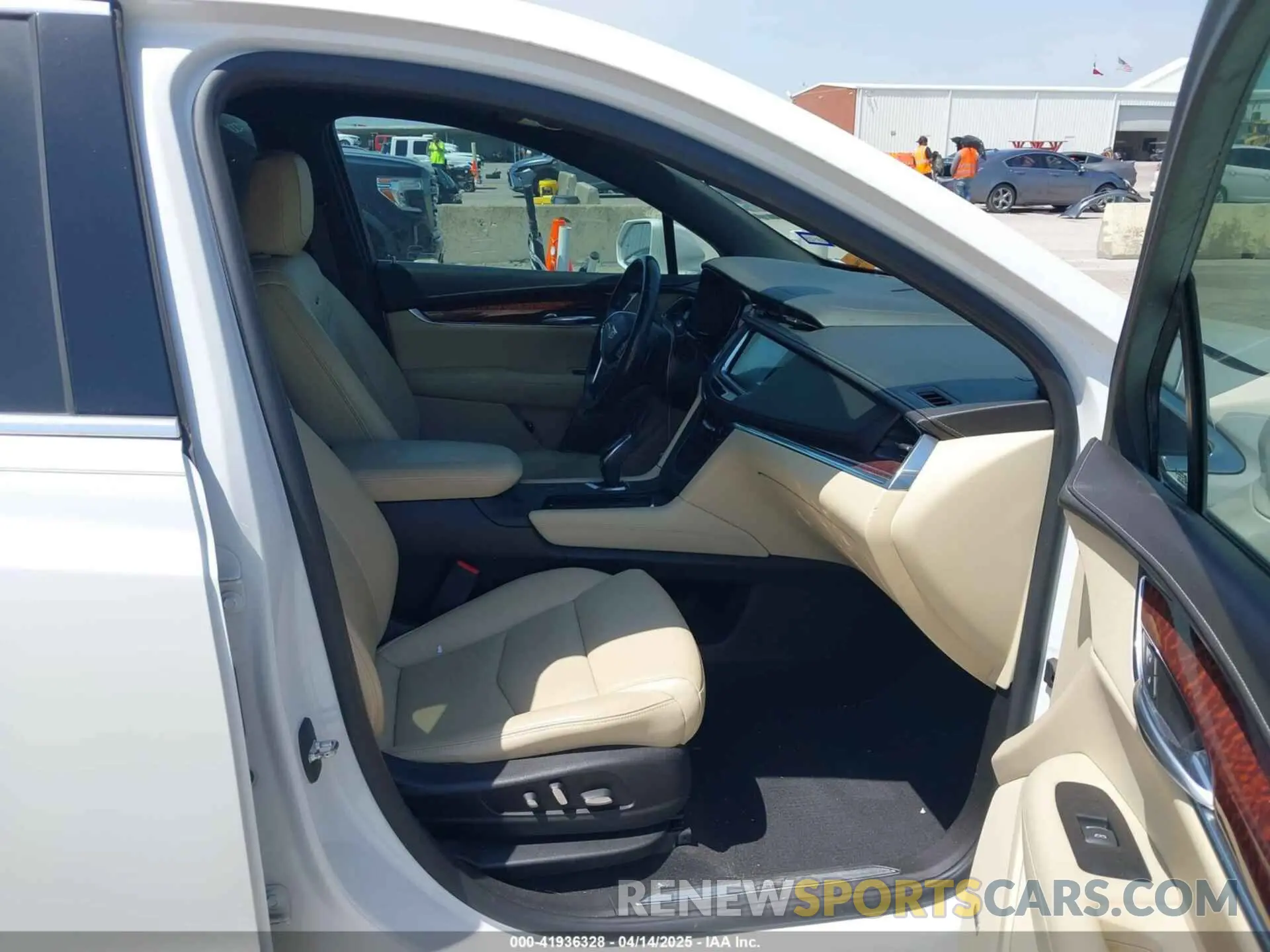 5 fotografías del automóvil dañado 1GYKNCRS1KZ135674 CADILLAC XT5 2019