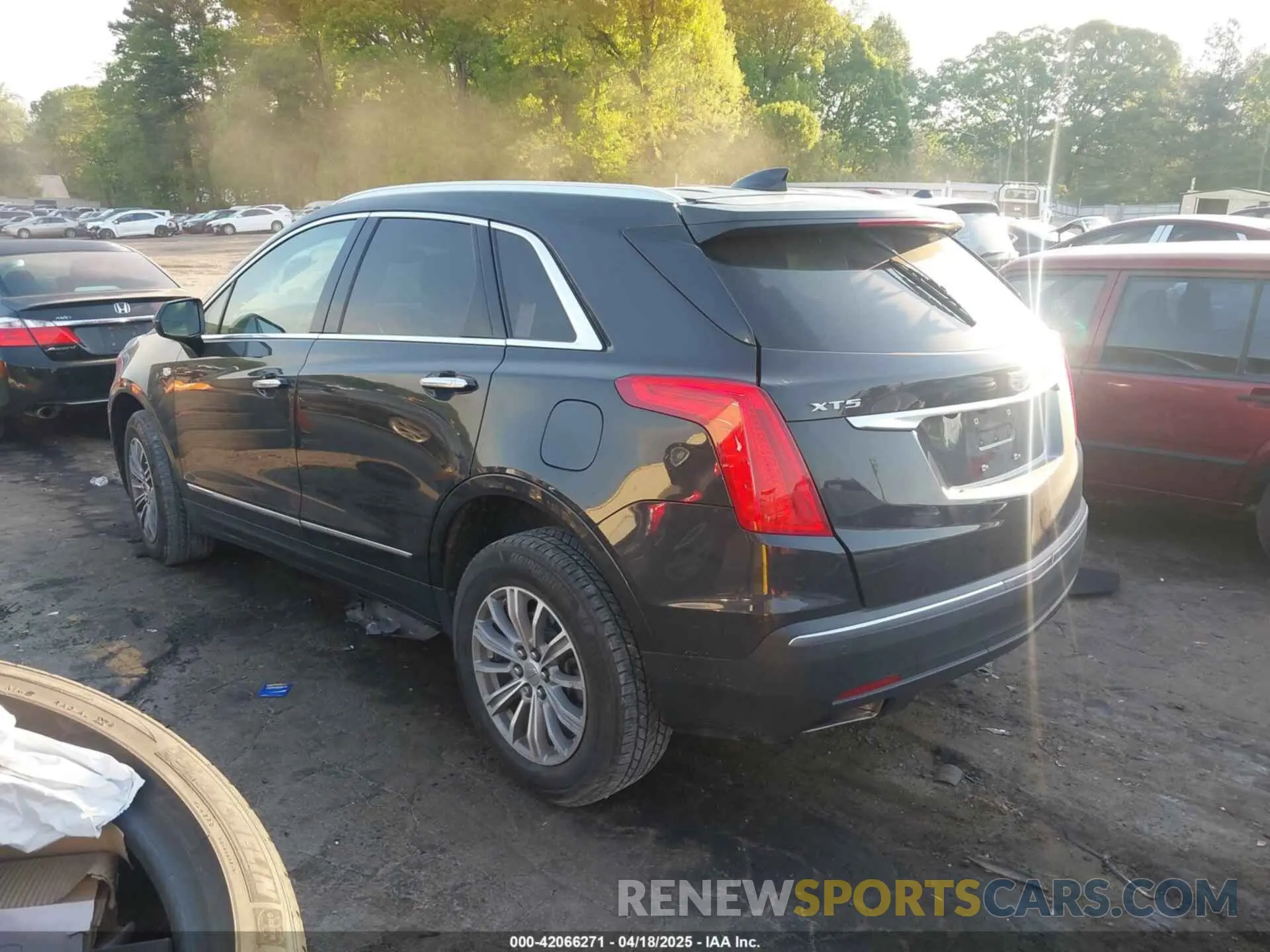3 fotografías del automóvil dañado 1GYKNCRS2KZ251207 CADILLAC XT5 2019