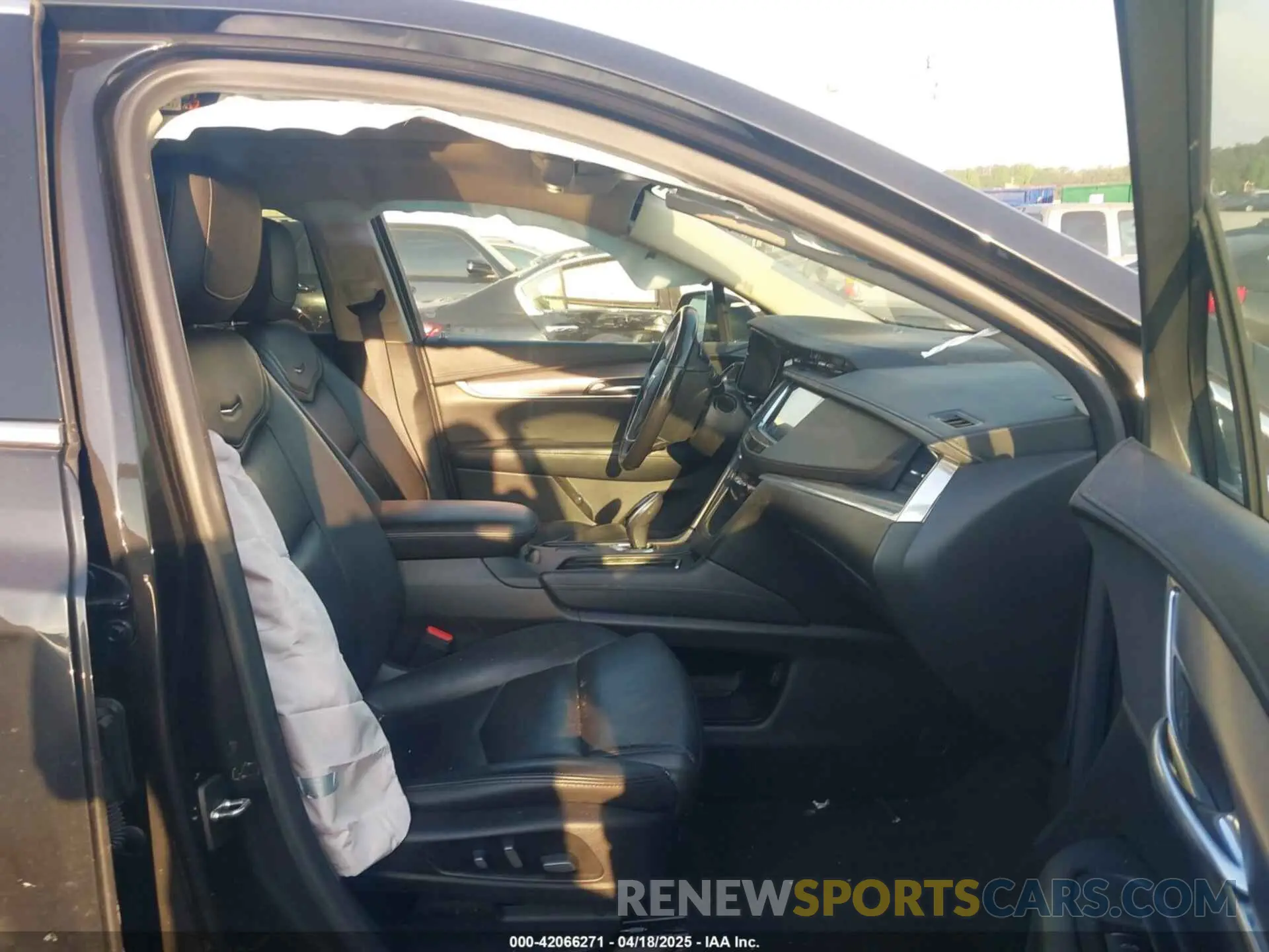 5 fotografías del automóvil dañado 1GYKNCRS2KZ251207 CADILLAC XT5 2019