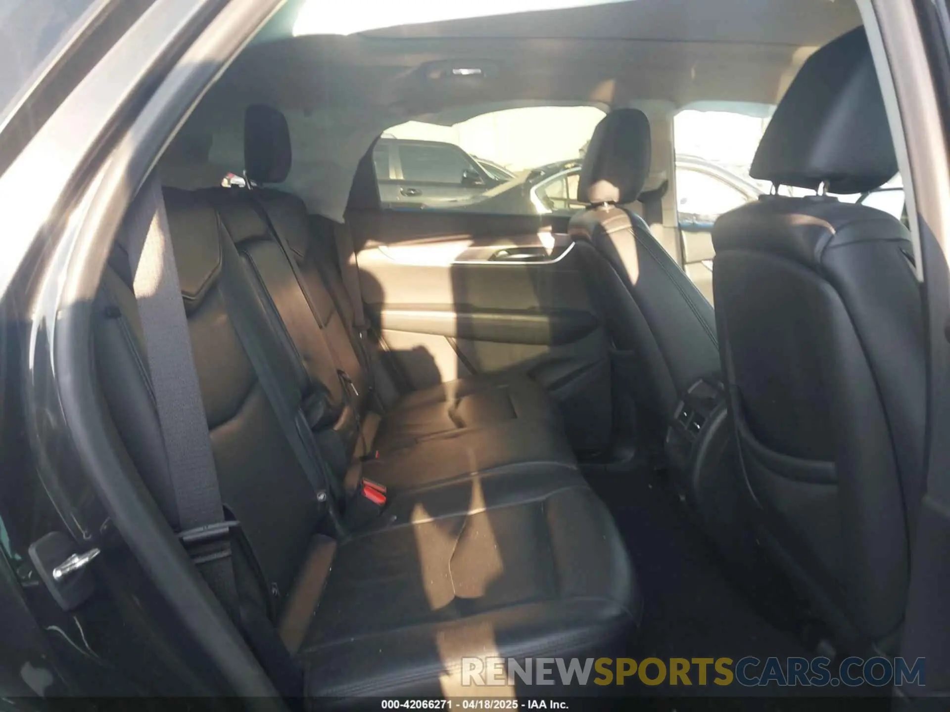 8 fotografías del automóvil dañado 1GYKNCRS2KZ251207 CADILLAC XT5 2019