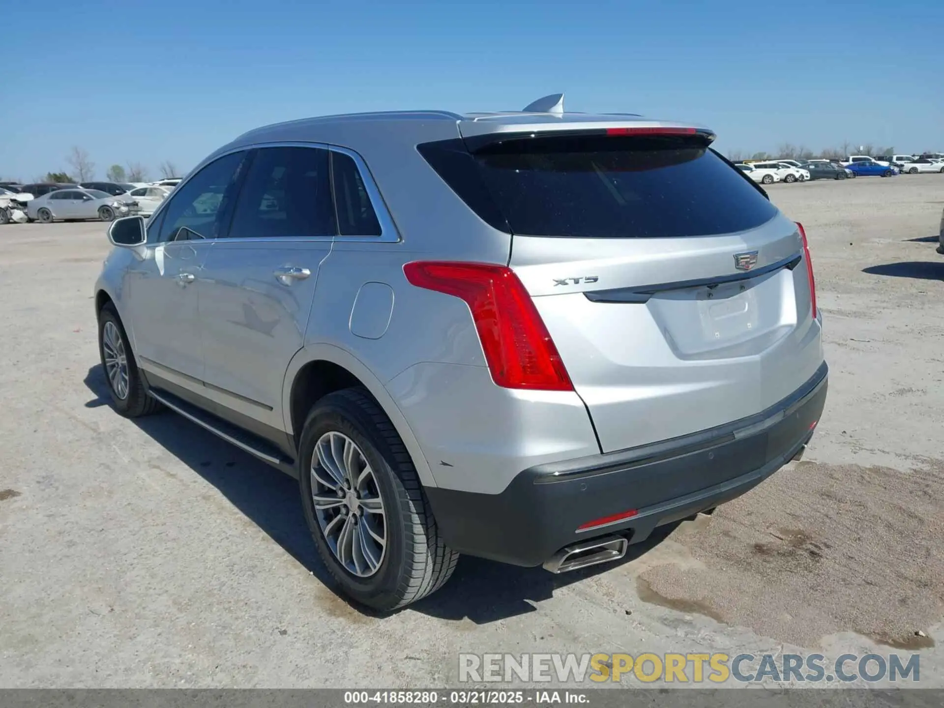 3 fotografías del automóvil dañado 1GYKNCRS3KZ100411 CADILLAC XT5 2019