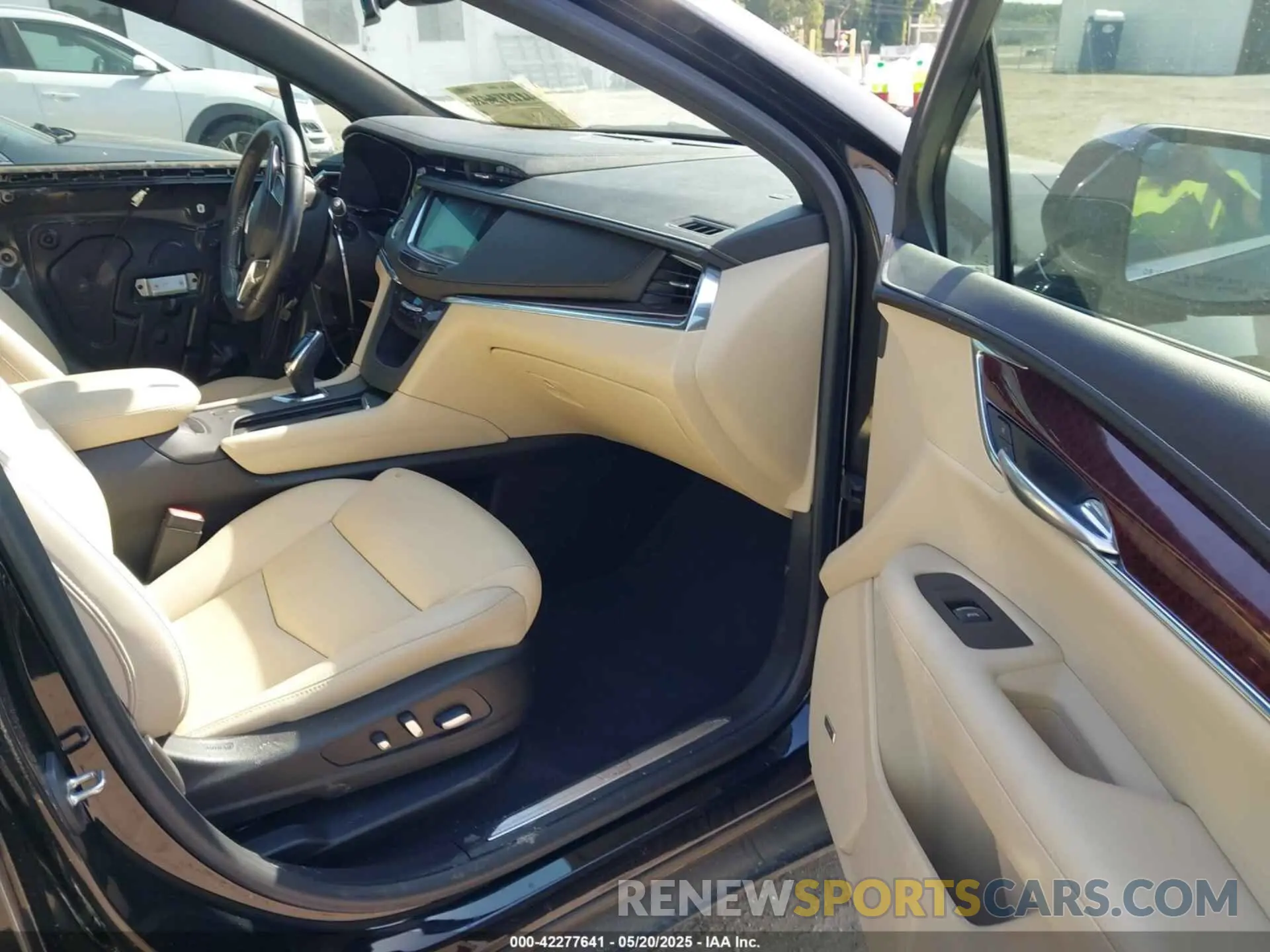 5 fotografías del automóvil dañado 1GYKNCRS6KZ287045 CADILLAC XT5 2019