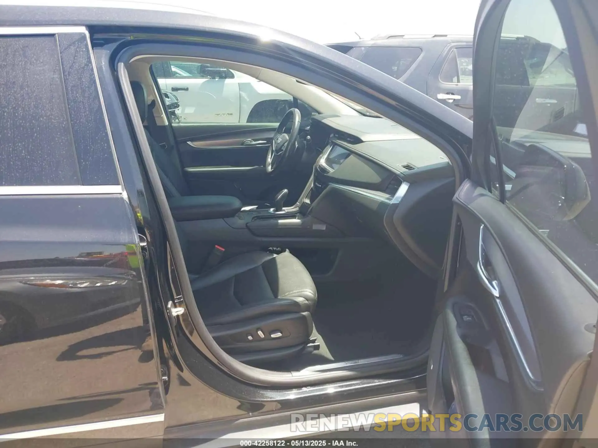5 fotografías del automóvil dañado 1GYKNCRS7KZ119625 CADILLAC XT5 2019