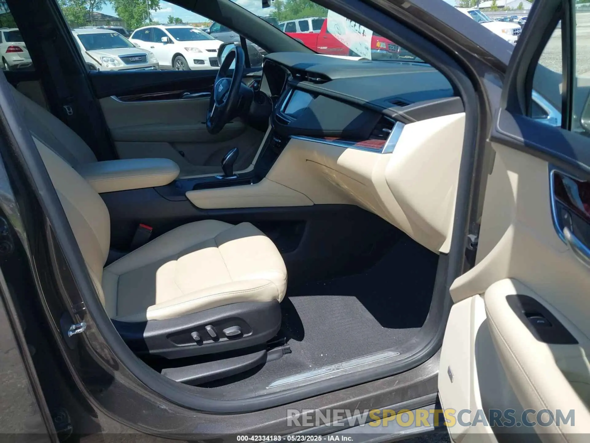 5 fotografías del automóvil dañado 1GYKNCRS7KZ136330 CADILLAC XT5 2019