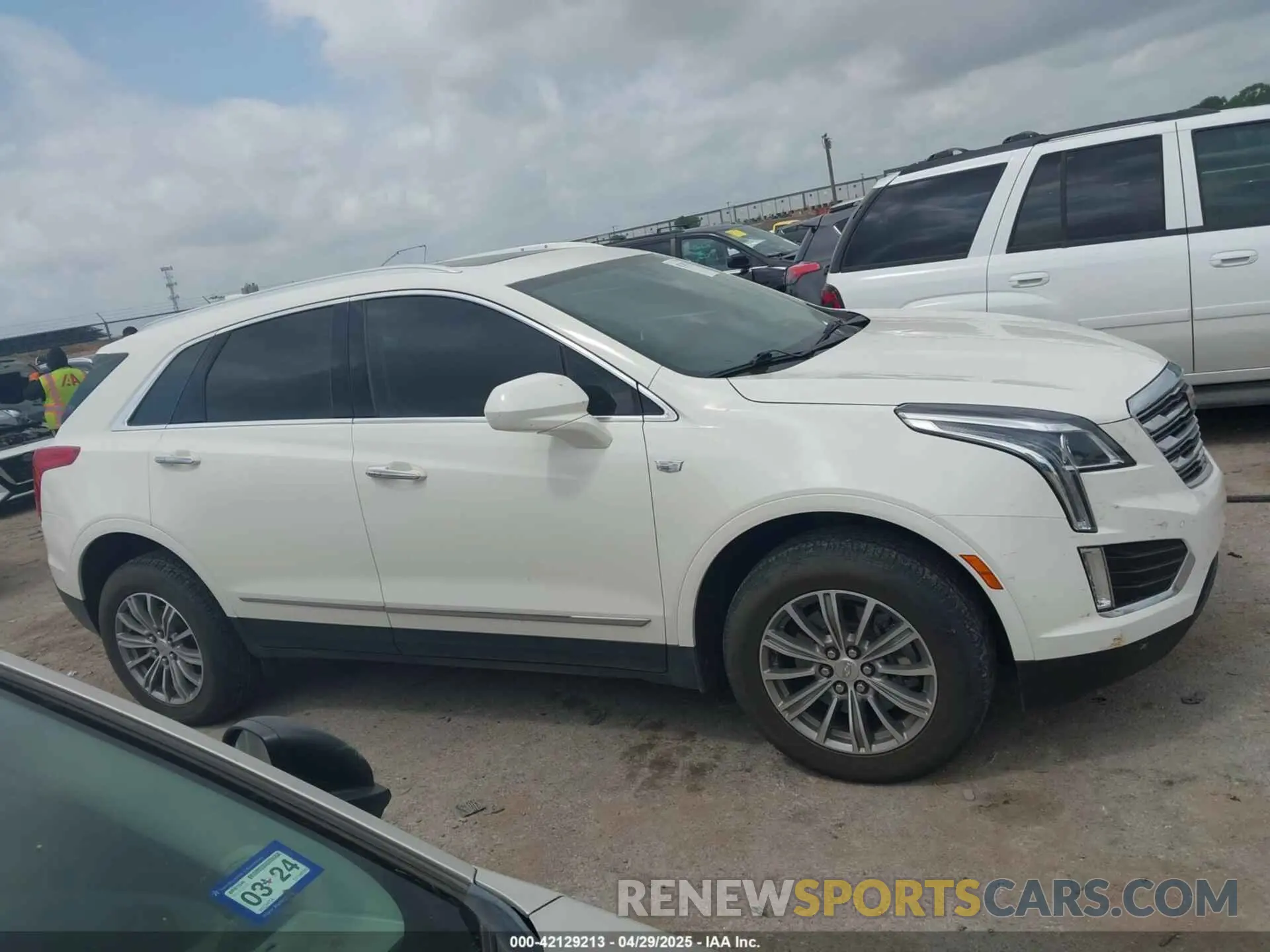 13 fotografías del automóvil dañado 1GYKNCRSXKZ286643 CADILLAC XT5 2019