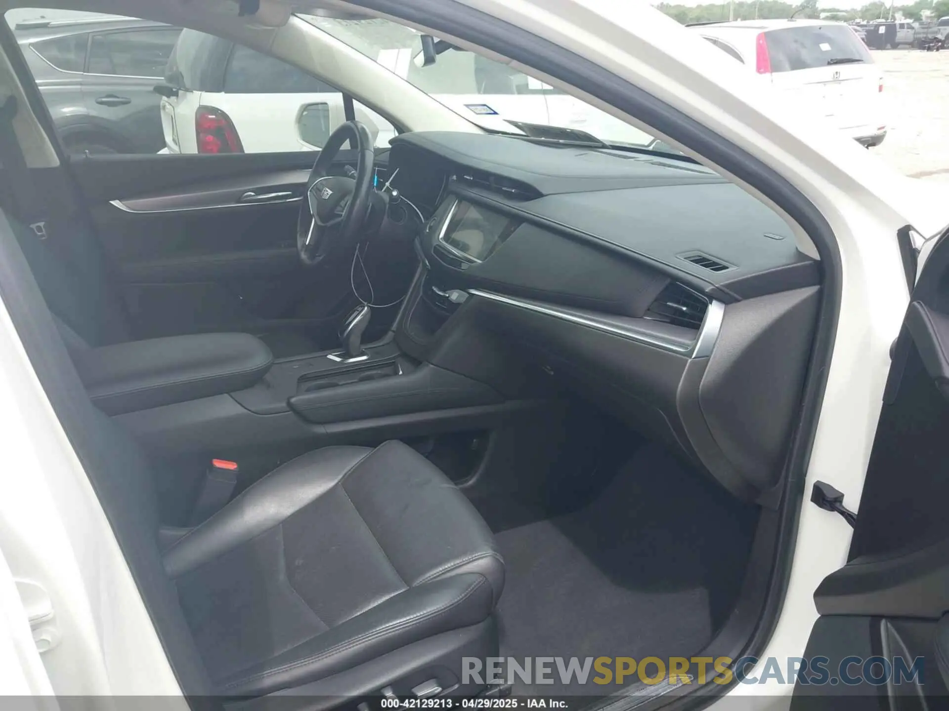 5 fotografías del automóvil dañado 1GYKNCRSXKZ286643 CADILLAC XT5 2019