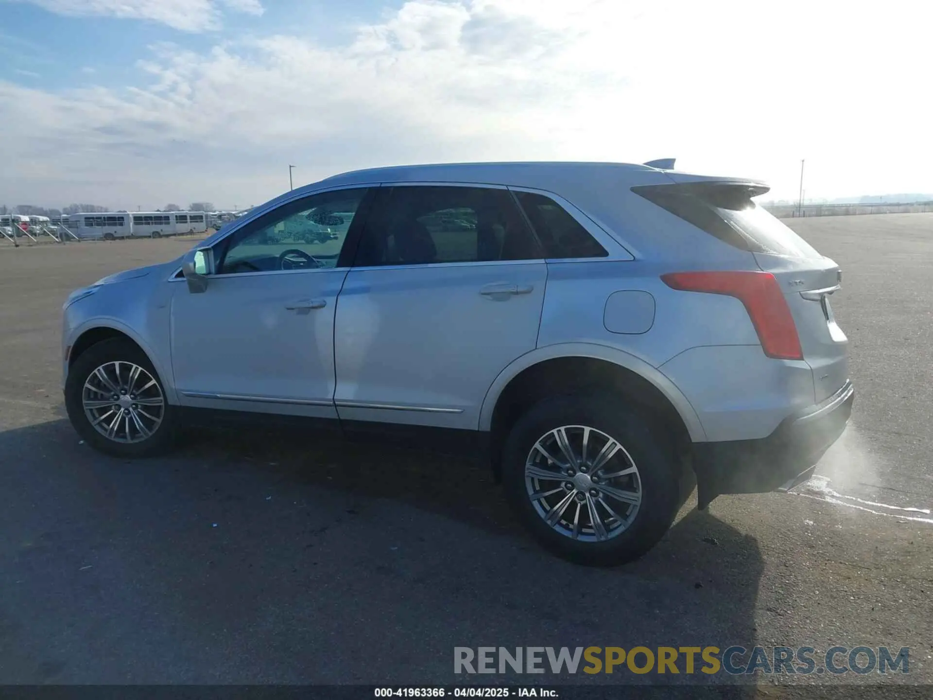 14 fotografías del automóvil dañado 1GYKNDRS5KZ242037 CADILLAC XT5 2019